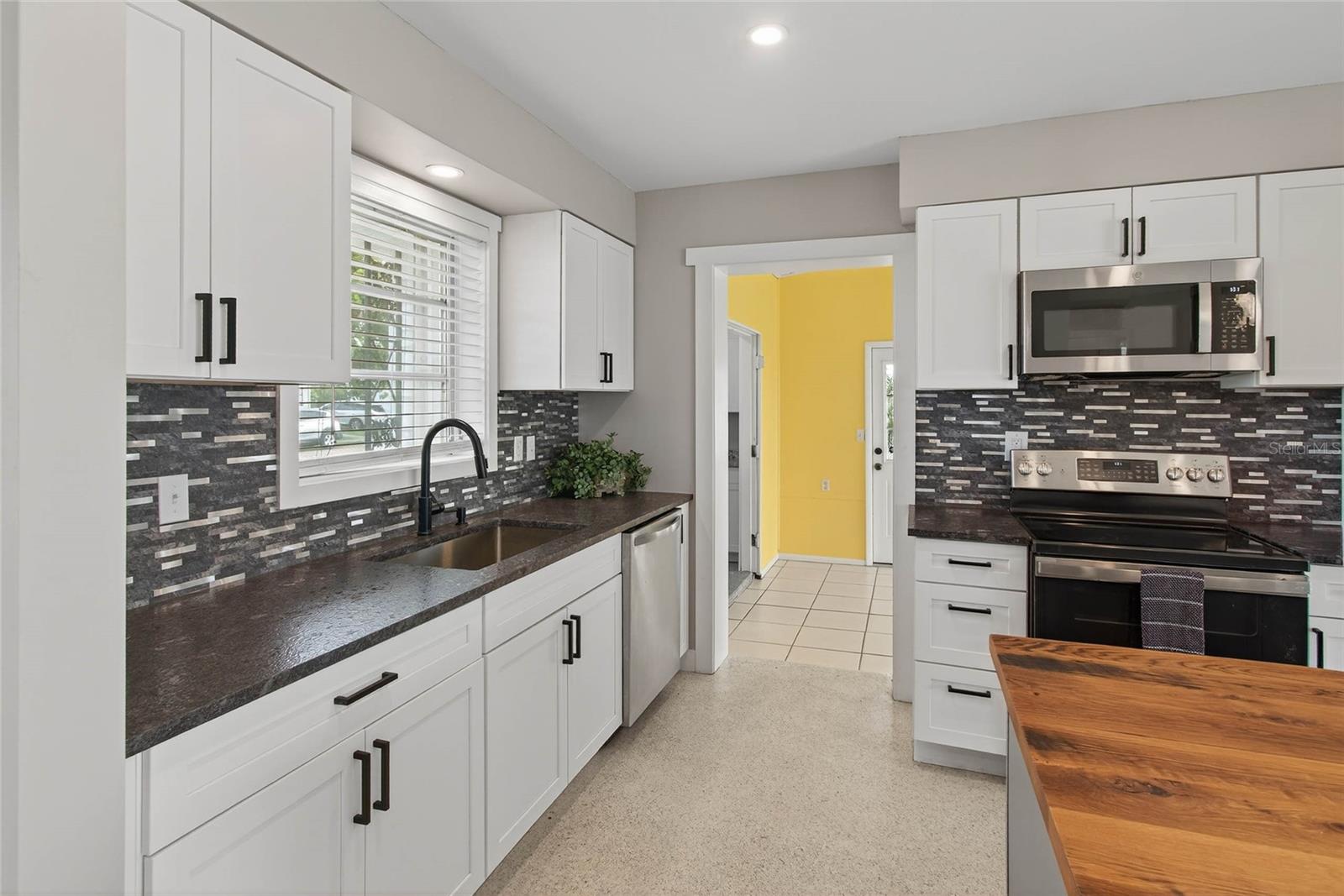 21227 GLADIS AVE, PORT CHARLOTTE, FL, 33952