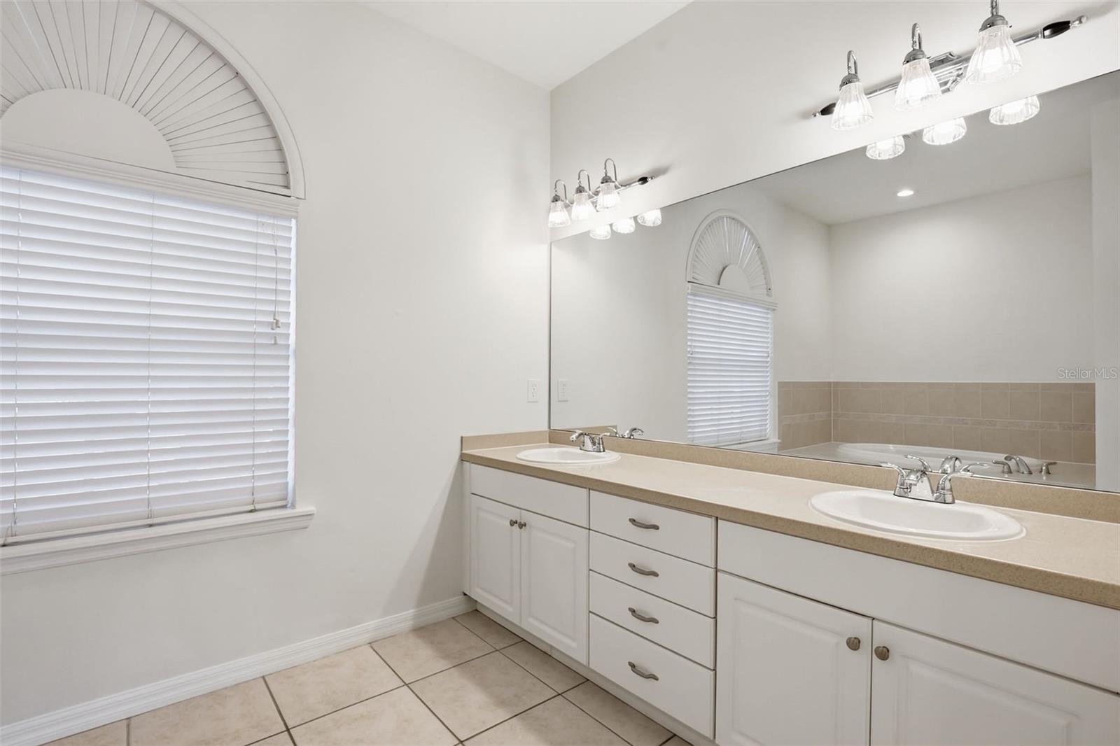 6648 THACKSTON DR, RIVERVIEW, FL, 33578