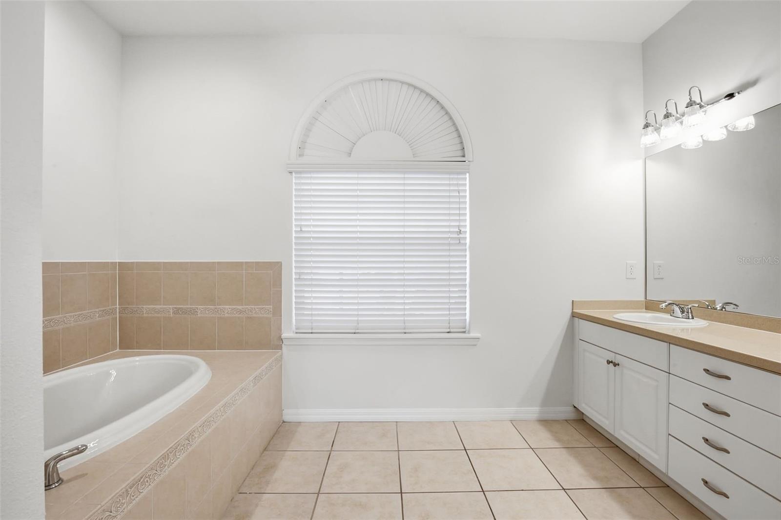 6648 THACKSTON DR, RIVERVIEW, FL, 33578