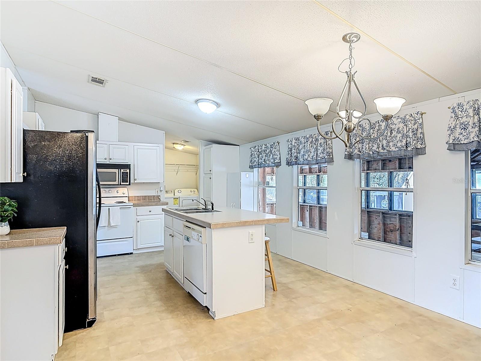 42316 POND VIEW LN, DELAND, FL, 32720