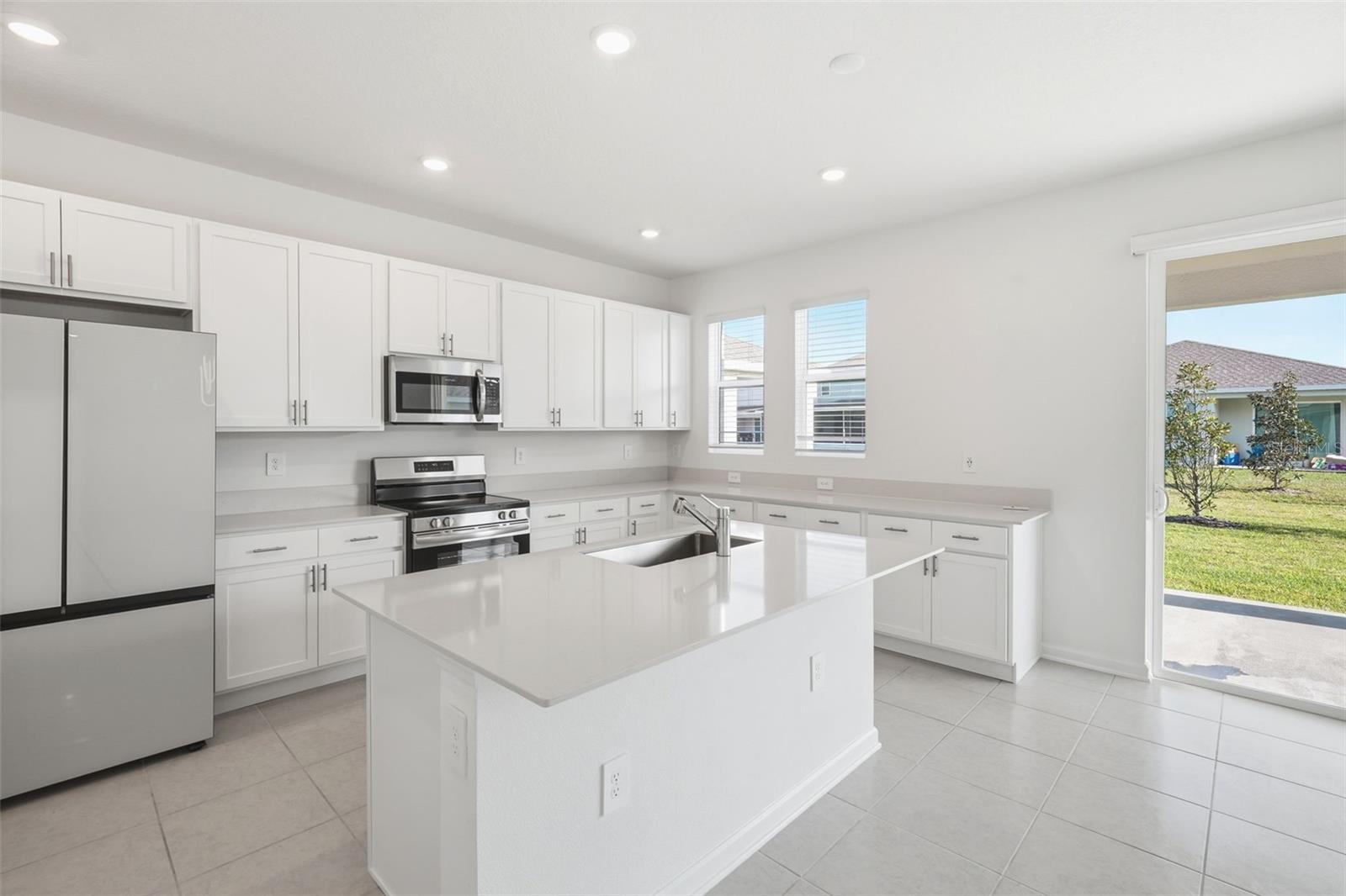 694 PERONI AVE, DEBARY, FL, 32713