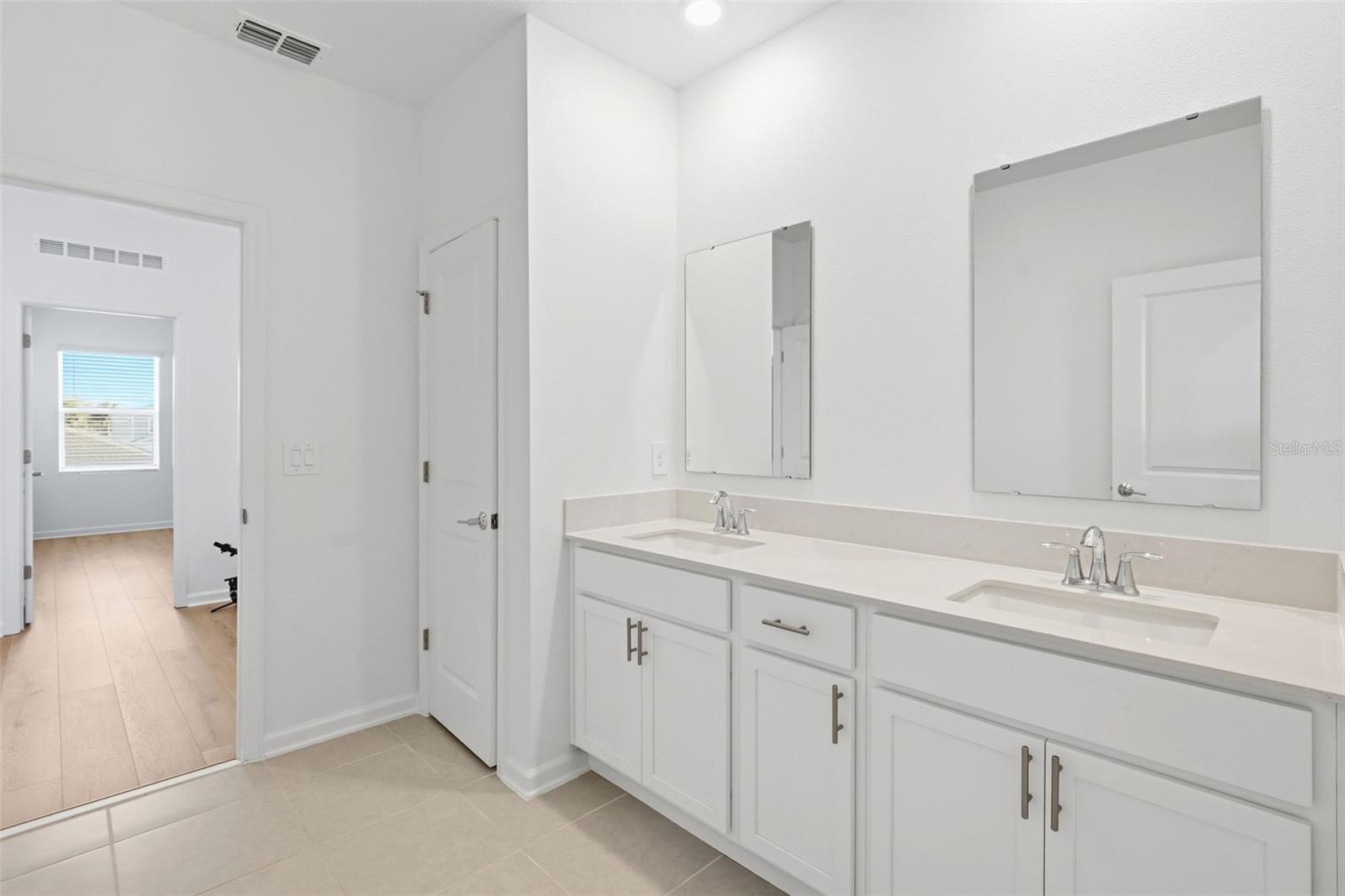 694 PERONI AVE, DEBARY, FL, 32713