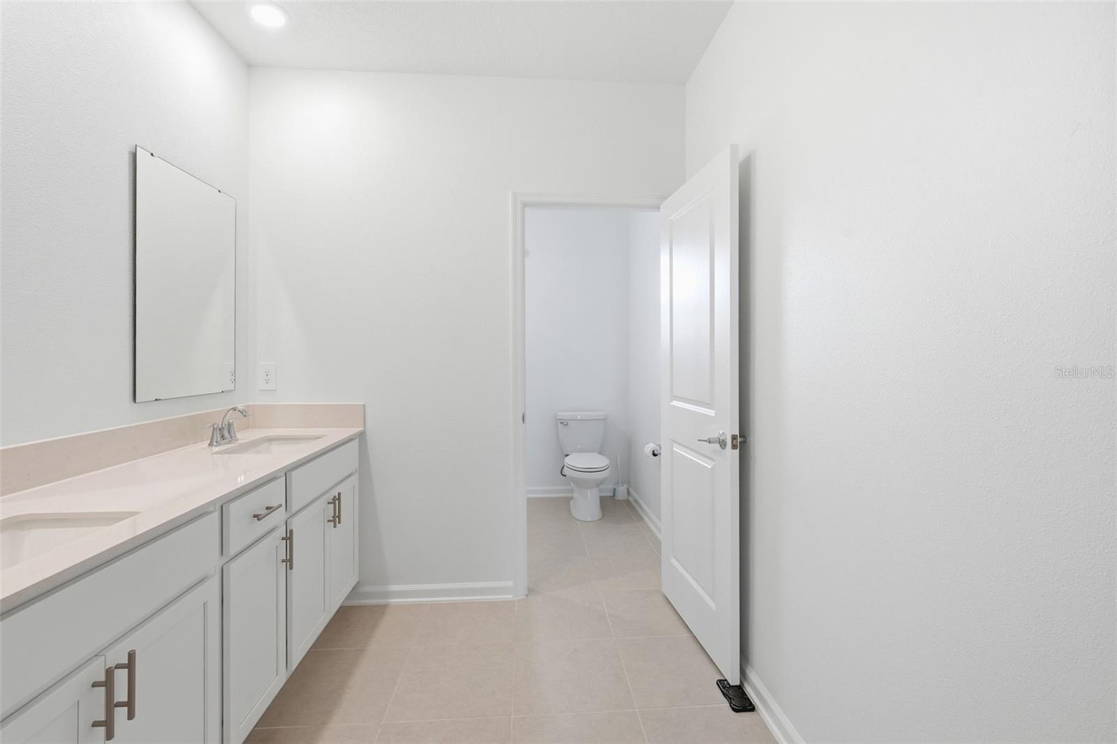 694 PERONI AVE, DEBARY, FL, 32713