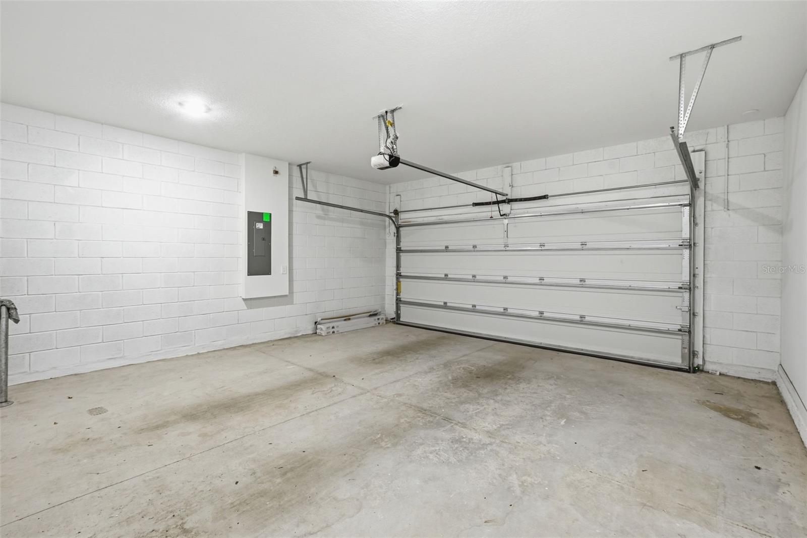 694 PERONI AVE, DEBARY, FL, 32713