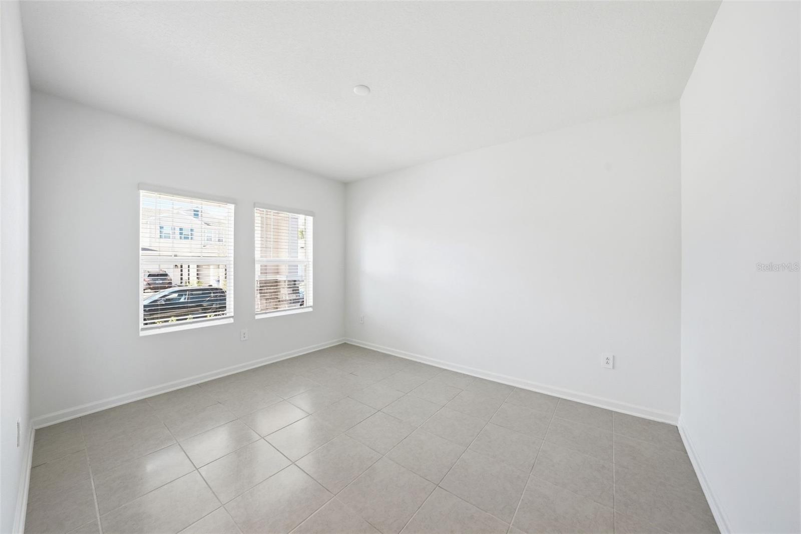 694 PERONI AVE, DEBARY, FL, 32713