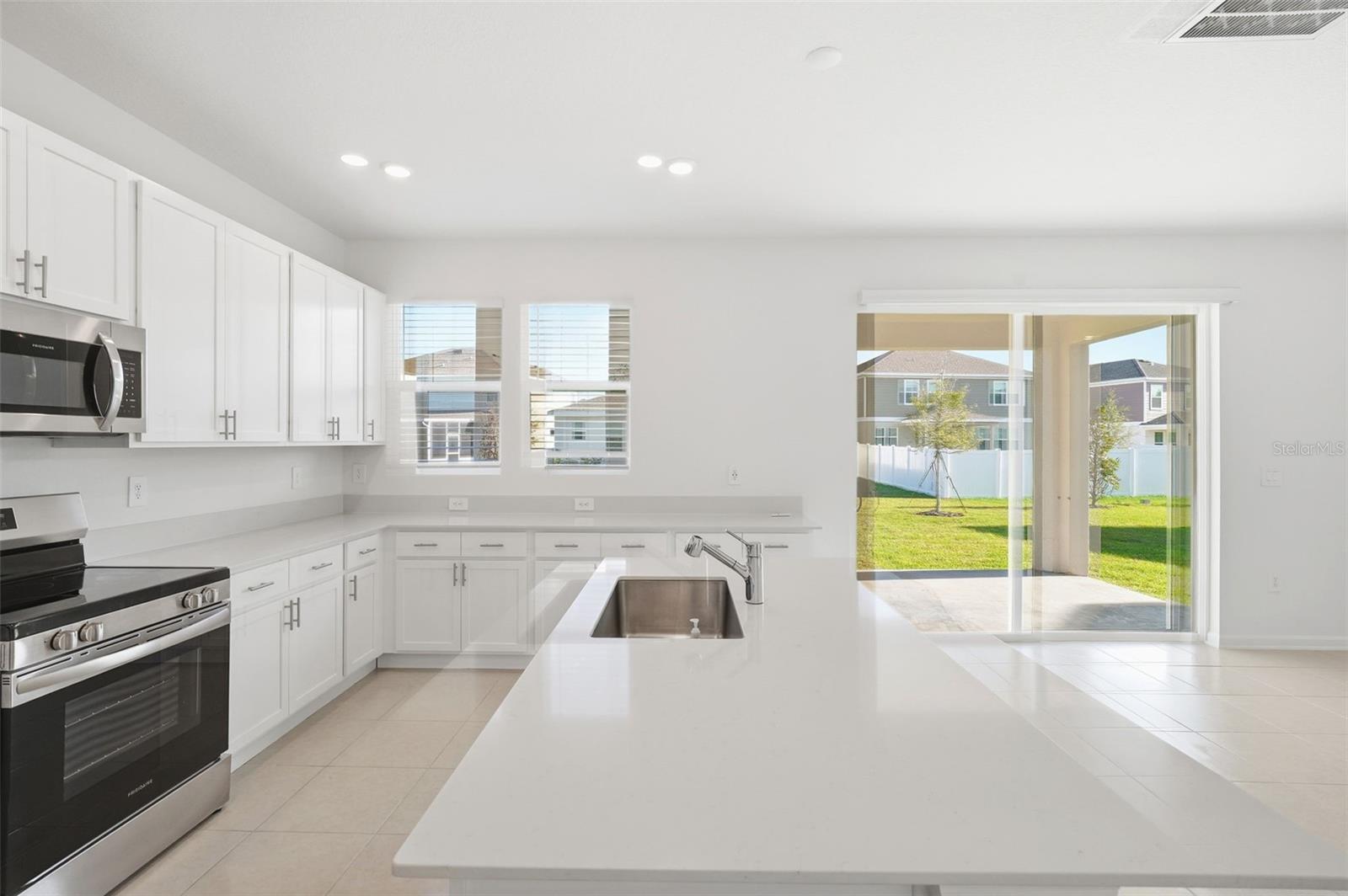 694 PERONI AVE, DEBARY, FL, 32713