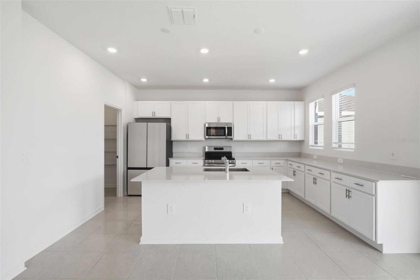 694 PERONI AVE, DEBARY, FL, 32713