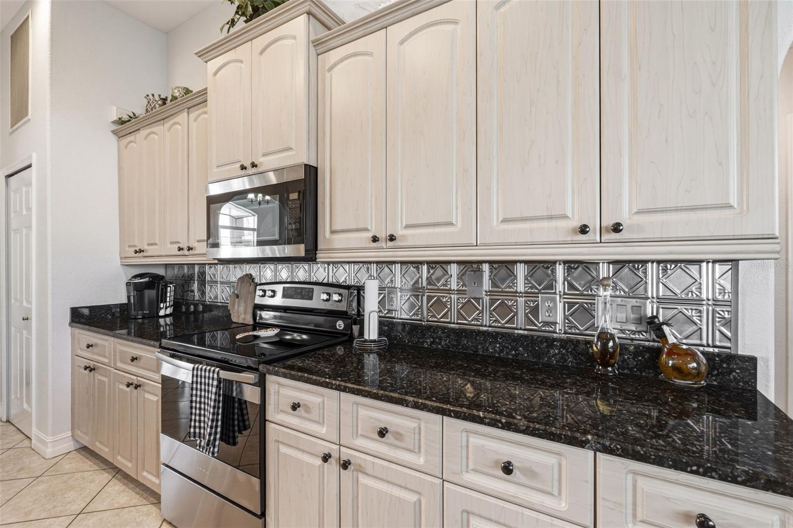 2115 CANNOLOT BLVD, PORT CHARLOTTE, FL, 33948