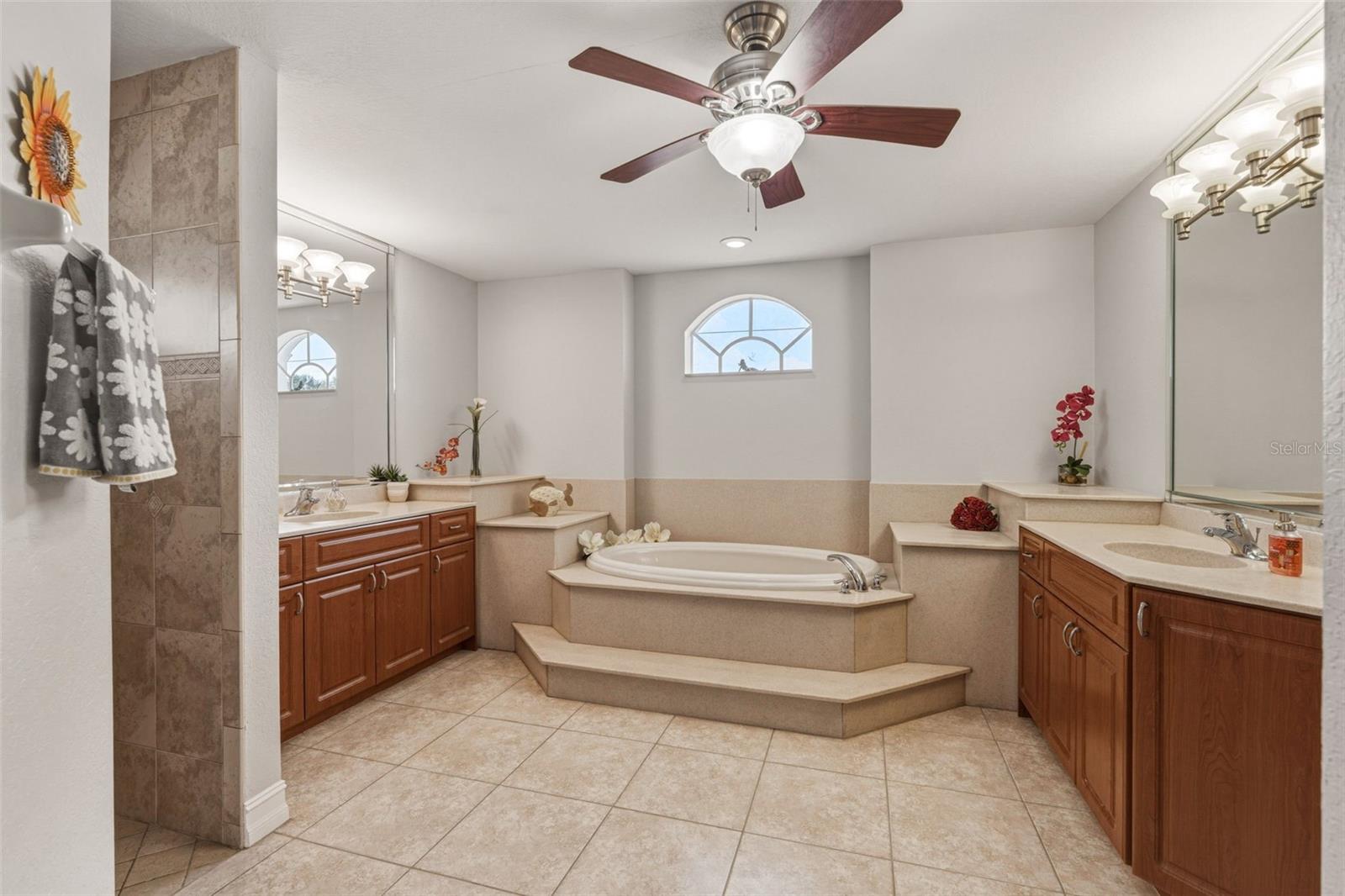 2115 CANNOLOT BLVD, PORT CHARLOTTE, FL, 33948