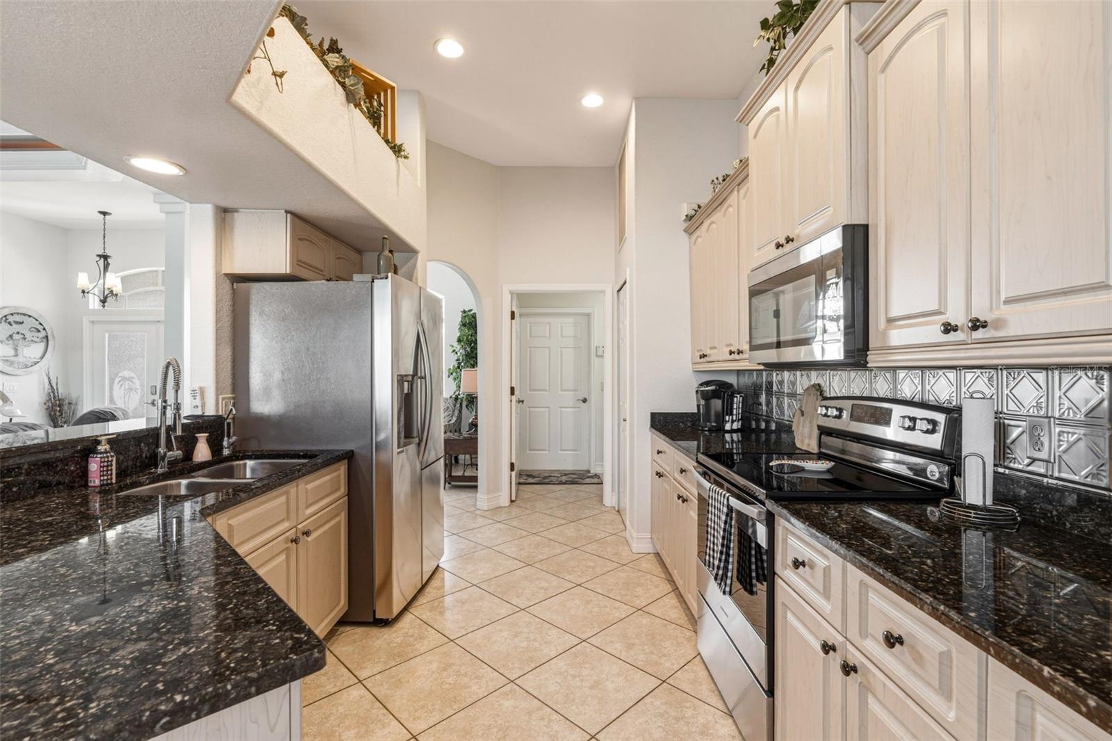 2115 CANNOLOT BLVD, PORT CHARLOTTE, FL, 33948