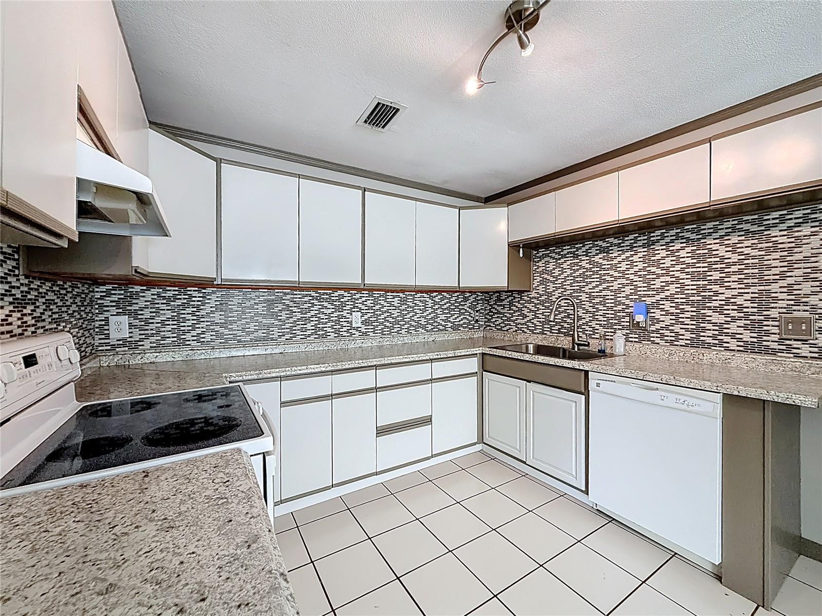 11404 SE 56TH AVE, BELLEVIEW, FL, 34420