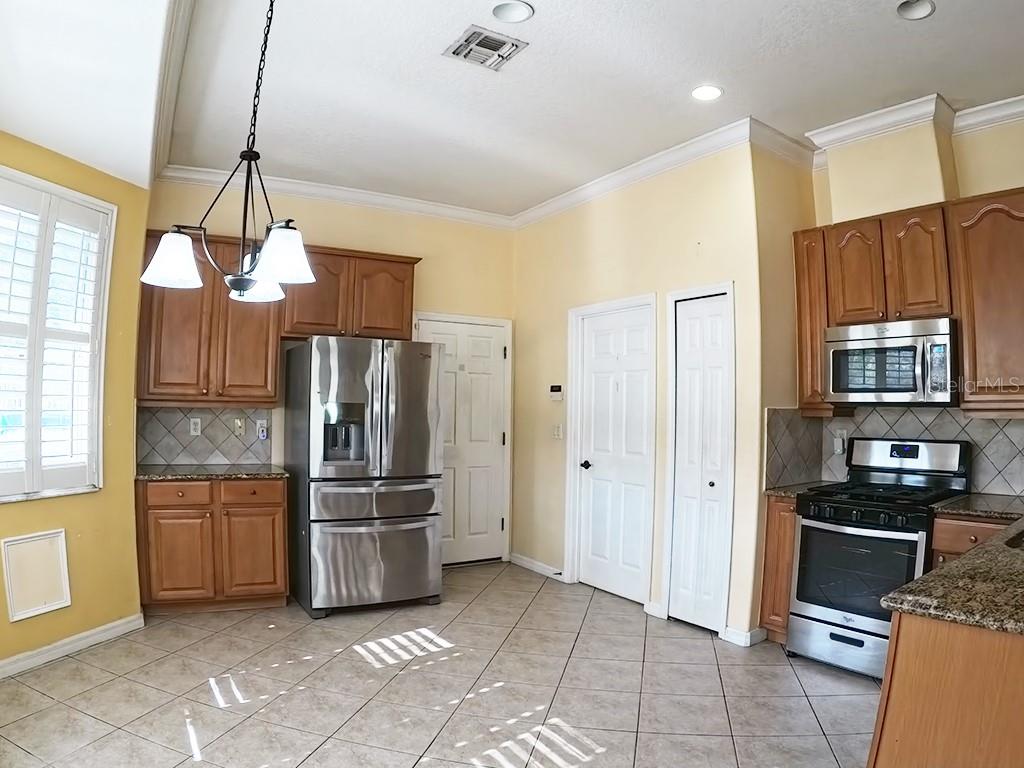 100 FLAME VINE WAY, GROVELAND, FL, 34736