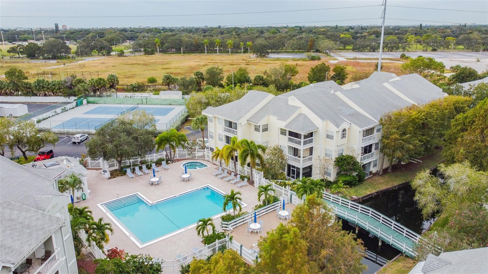 6915 STONES THROW CIR N #3106, ST PETERSBURG, FL, 33710