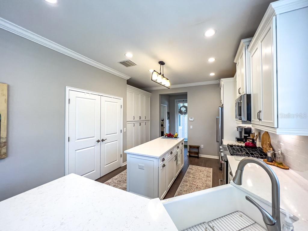 5742 CIRCA FISHHAWK BLVD, LITHIA, FL, 33547