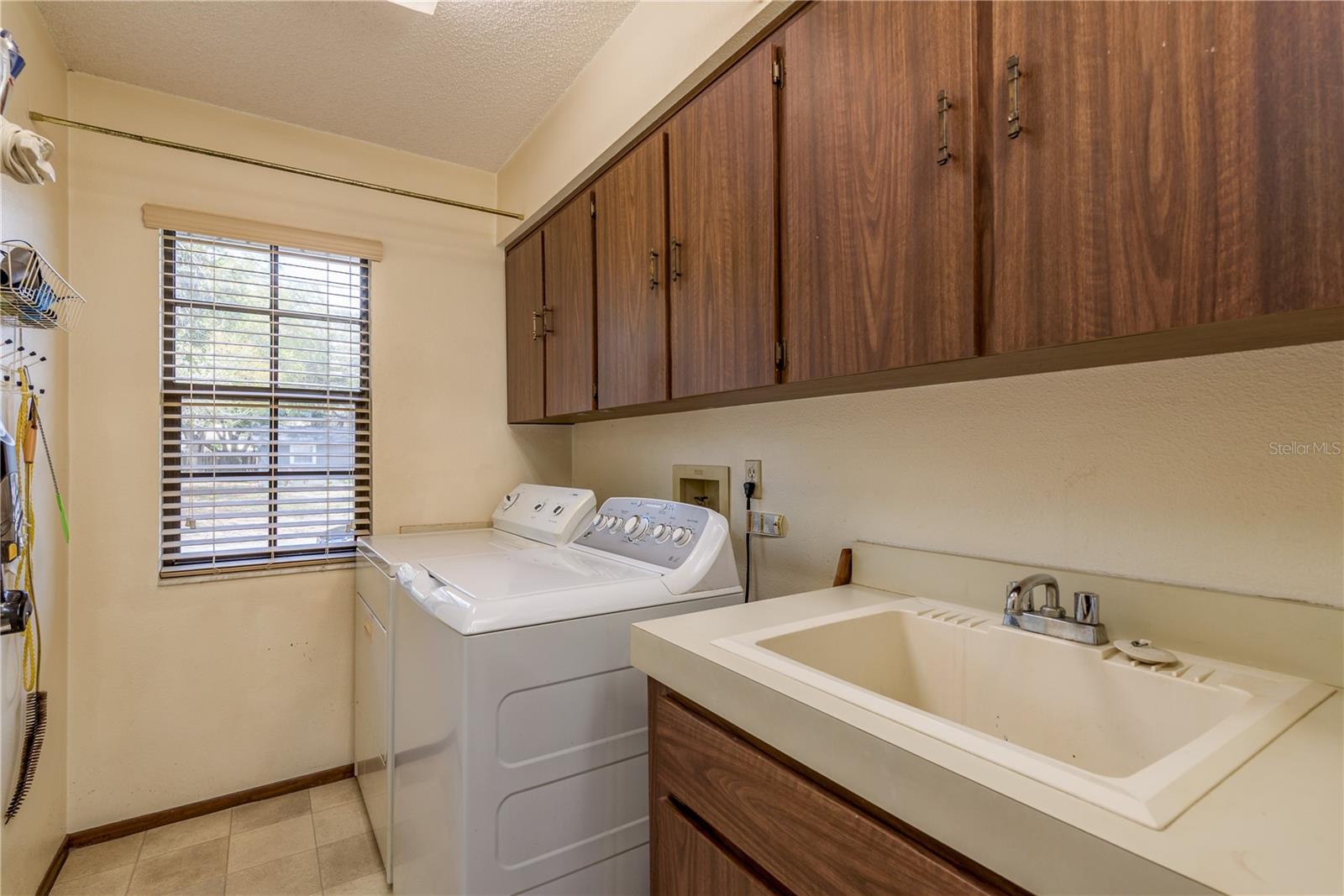 1462 LAKEVIEW DR, TARPON SPRINGS, FL, 34689