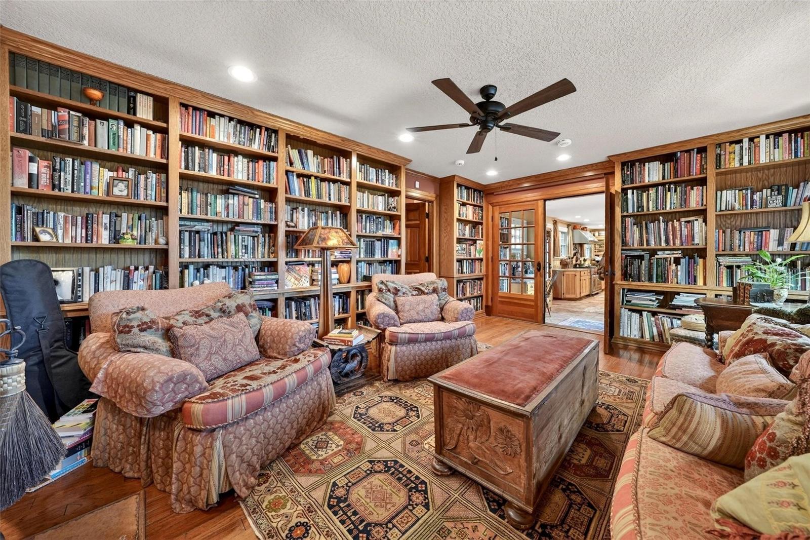 976 FAIRVIEW AVE, MOUNT DORA, FL, 32757