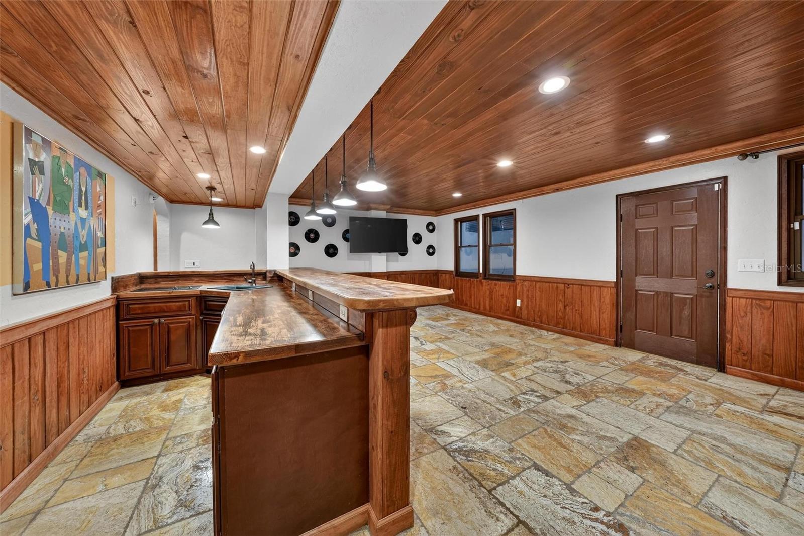 976 FAIRVIEW AVE, MOUNT DORA, FL, 32757