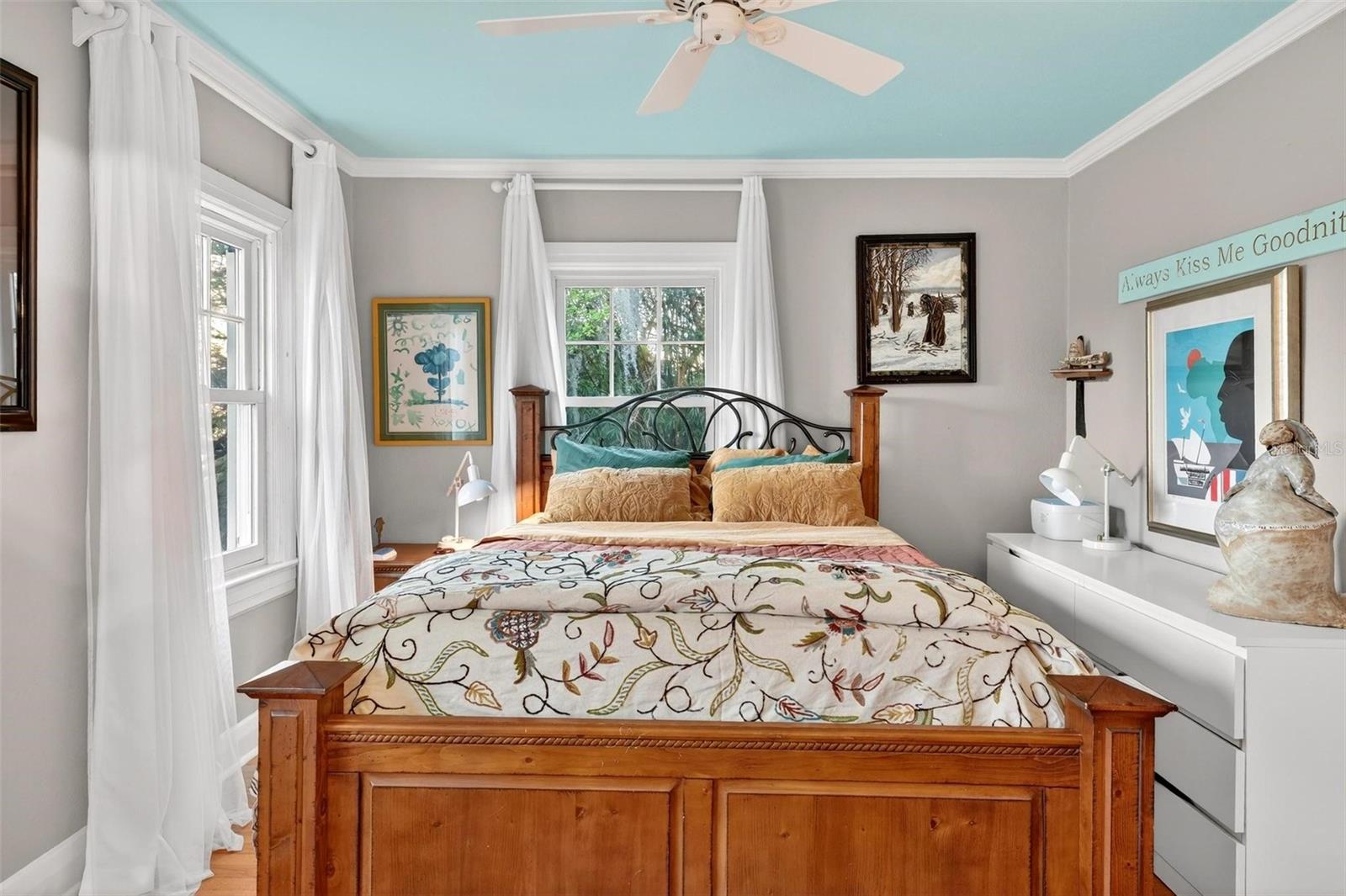 976 FAIRVIEW AVE, MOUNT DORA, FL, 32757