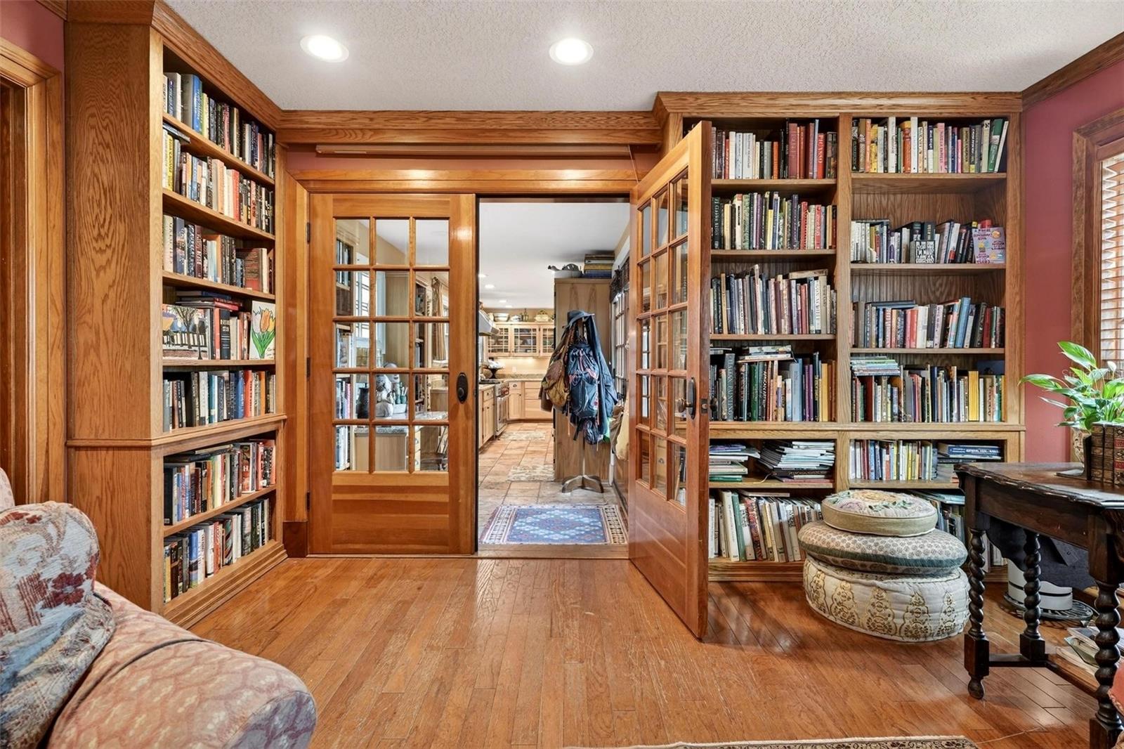 976 FAIRVIEW AVE, MOUNT DORA, FL, 32757