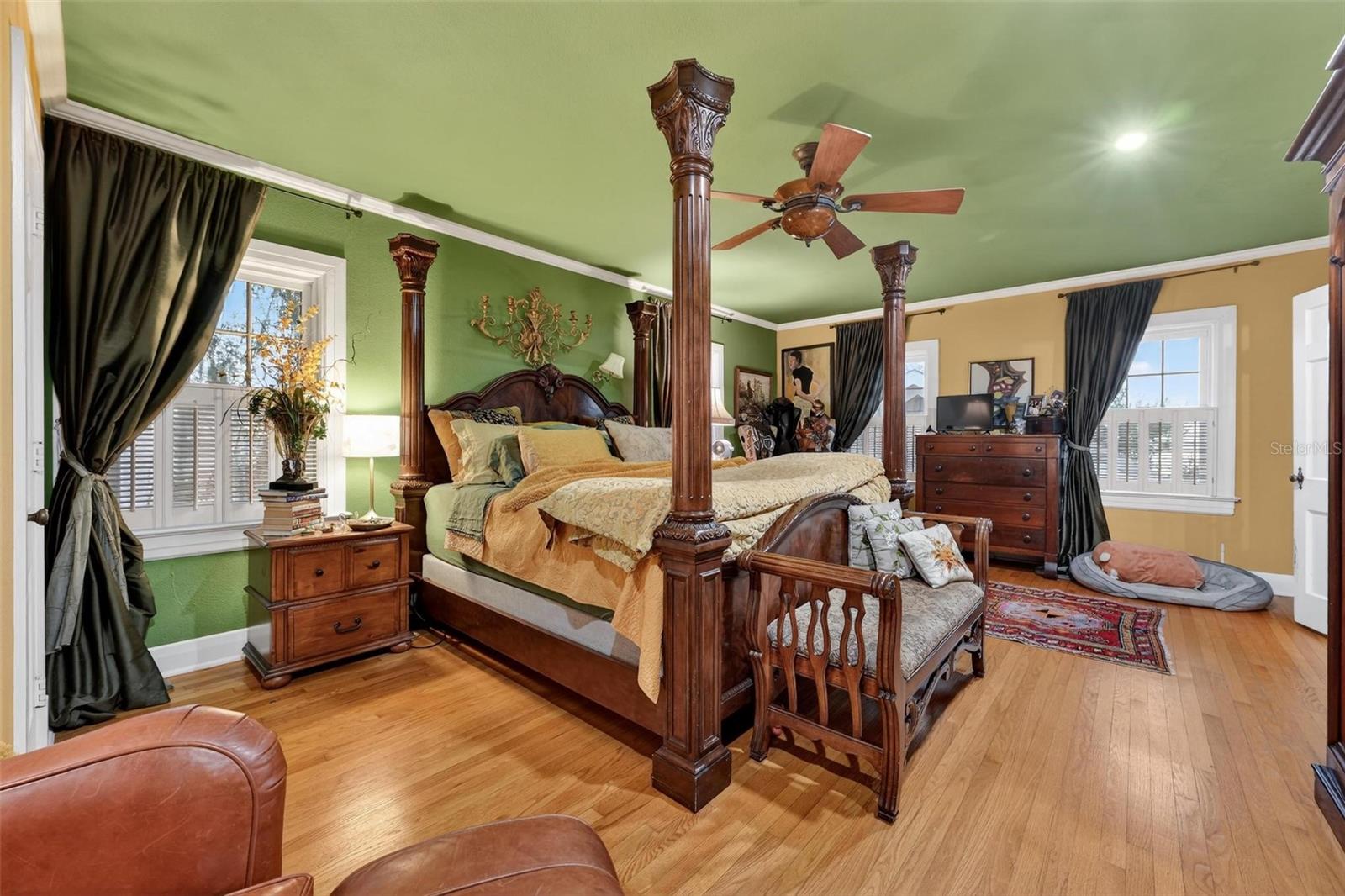 976 FAIRVIEW AVE, MOUNT DORA, FL, 32757