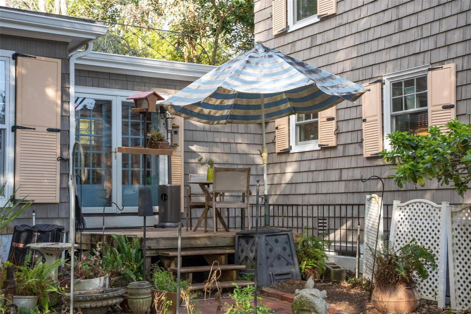 976 FAIRVIEW AVE, MOUNT DORA, FL, 32757