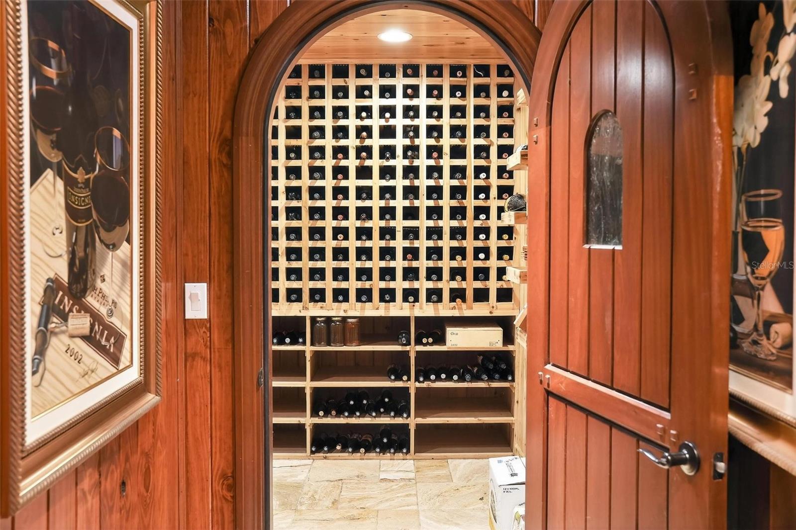 976 FAIRVIEW AVE, MOUNT DORA, FL, 32757