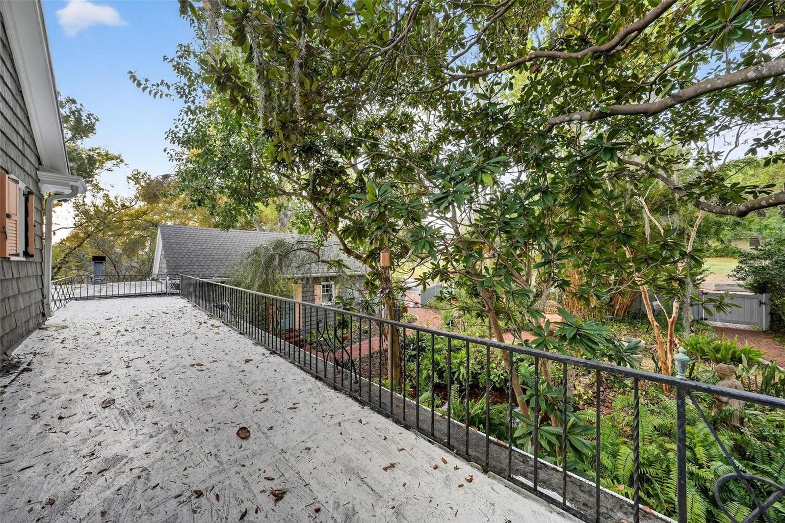 976 FAIRVIEW AVE, MOUNT DORA, FL, 32757