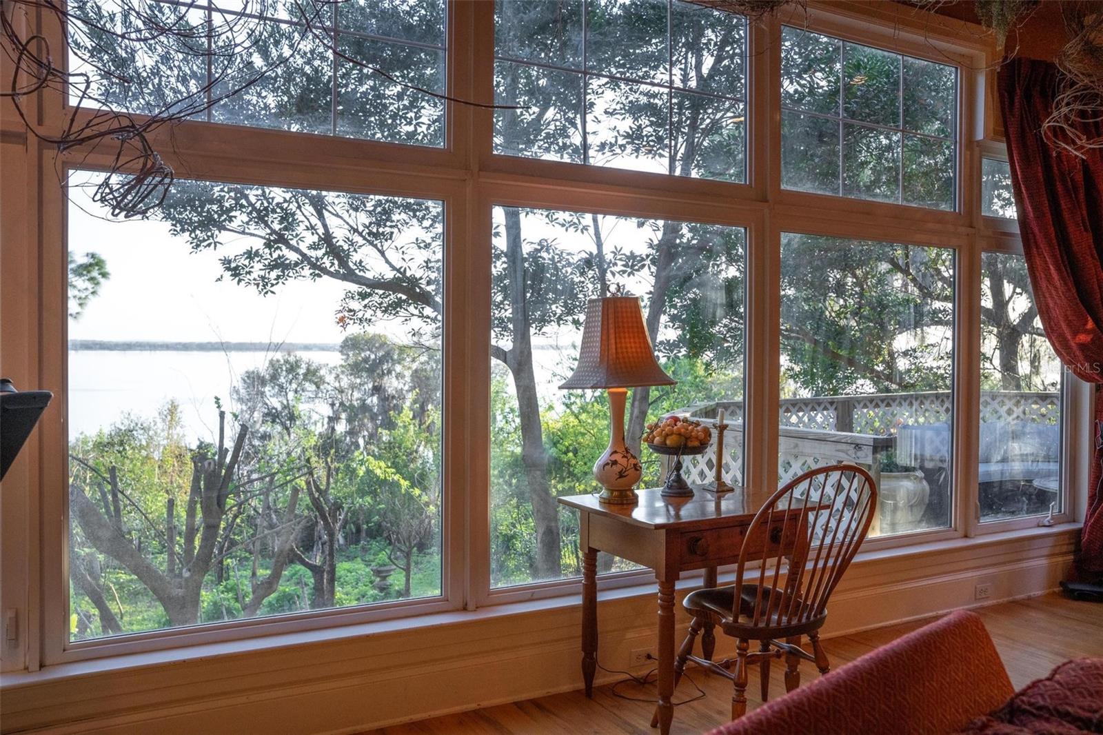 976 FAIRVIEW AVE, MOUNT DORA, FL, 32757