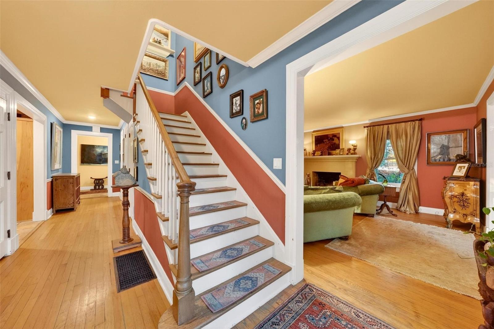 976 FAIRVIEW AVE, MOUNT DORA, FL, 32757