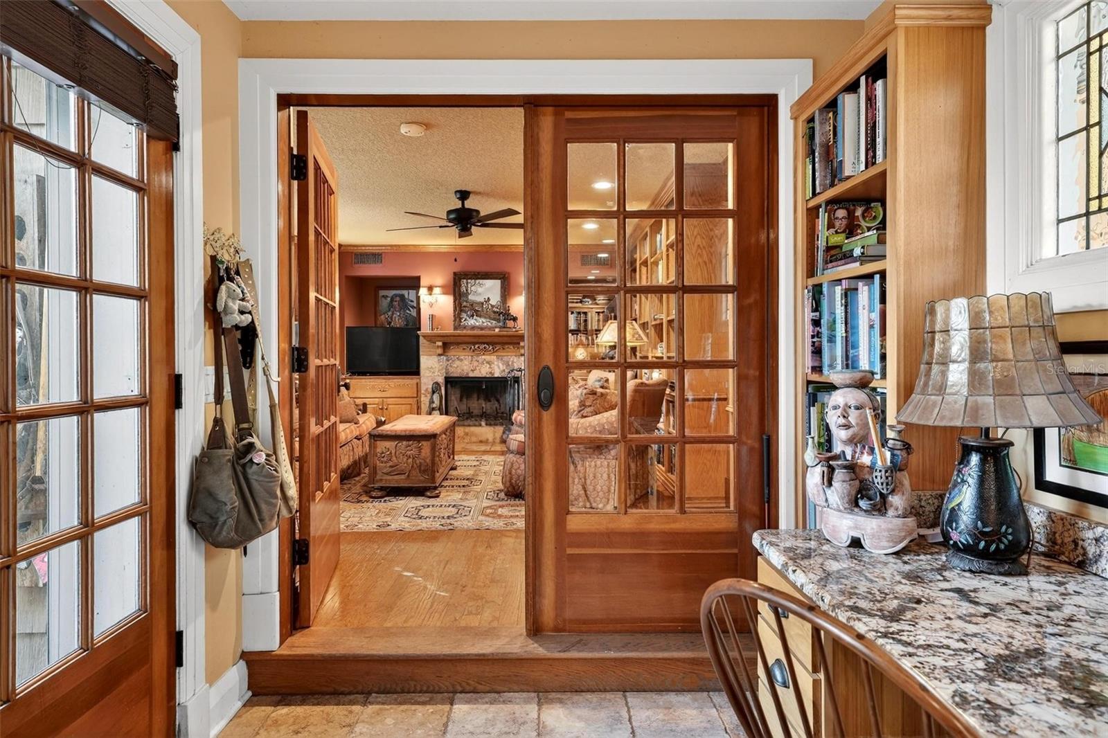 976 FAIRVIEW AVE, MOUNT DORA, FL, 32757