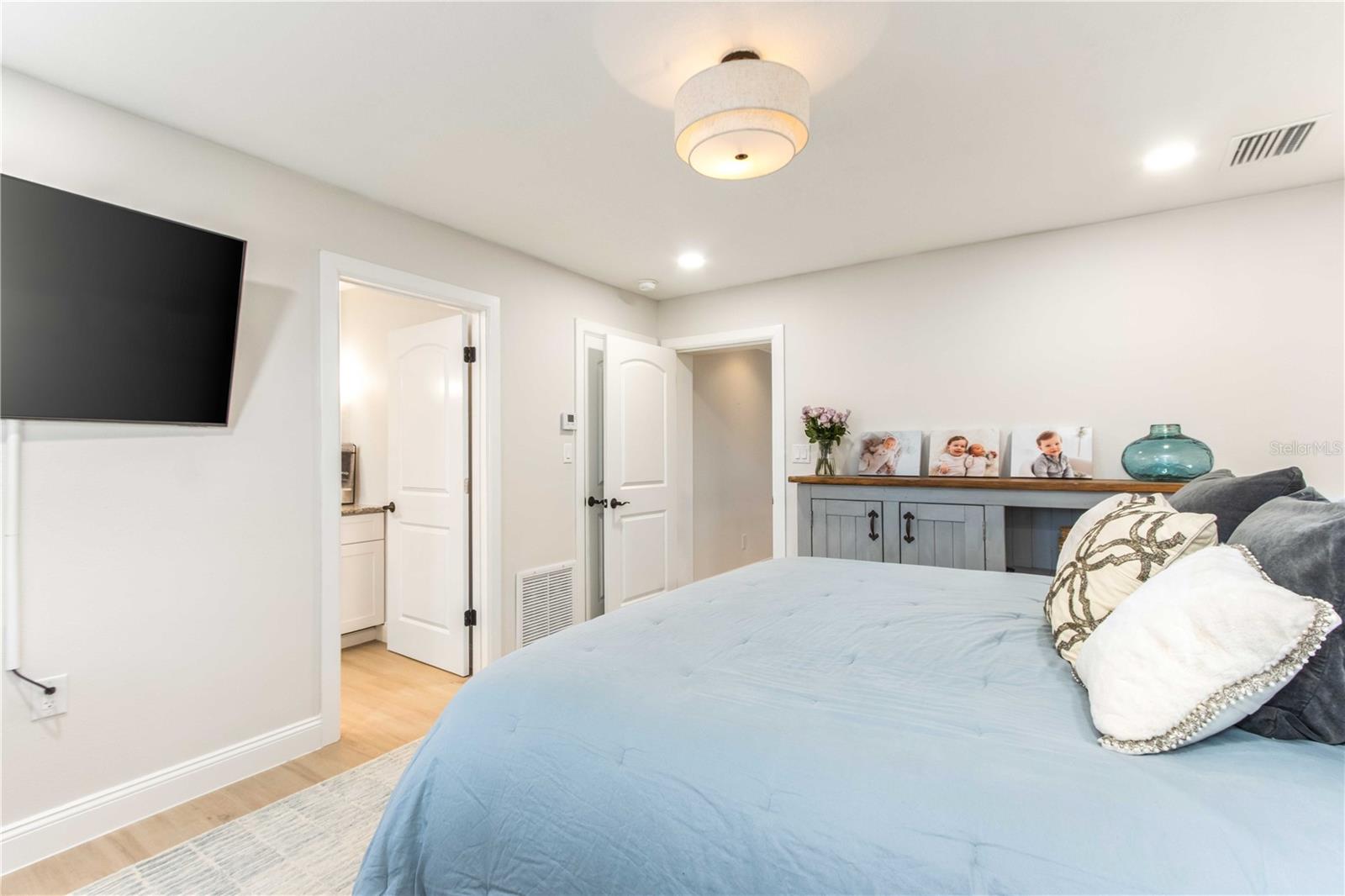 430 PALM IS SE, CLEARWATER BEACH, FL, 33767