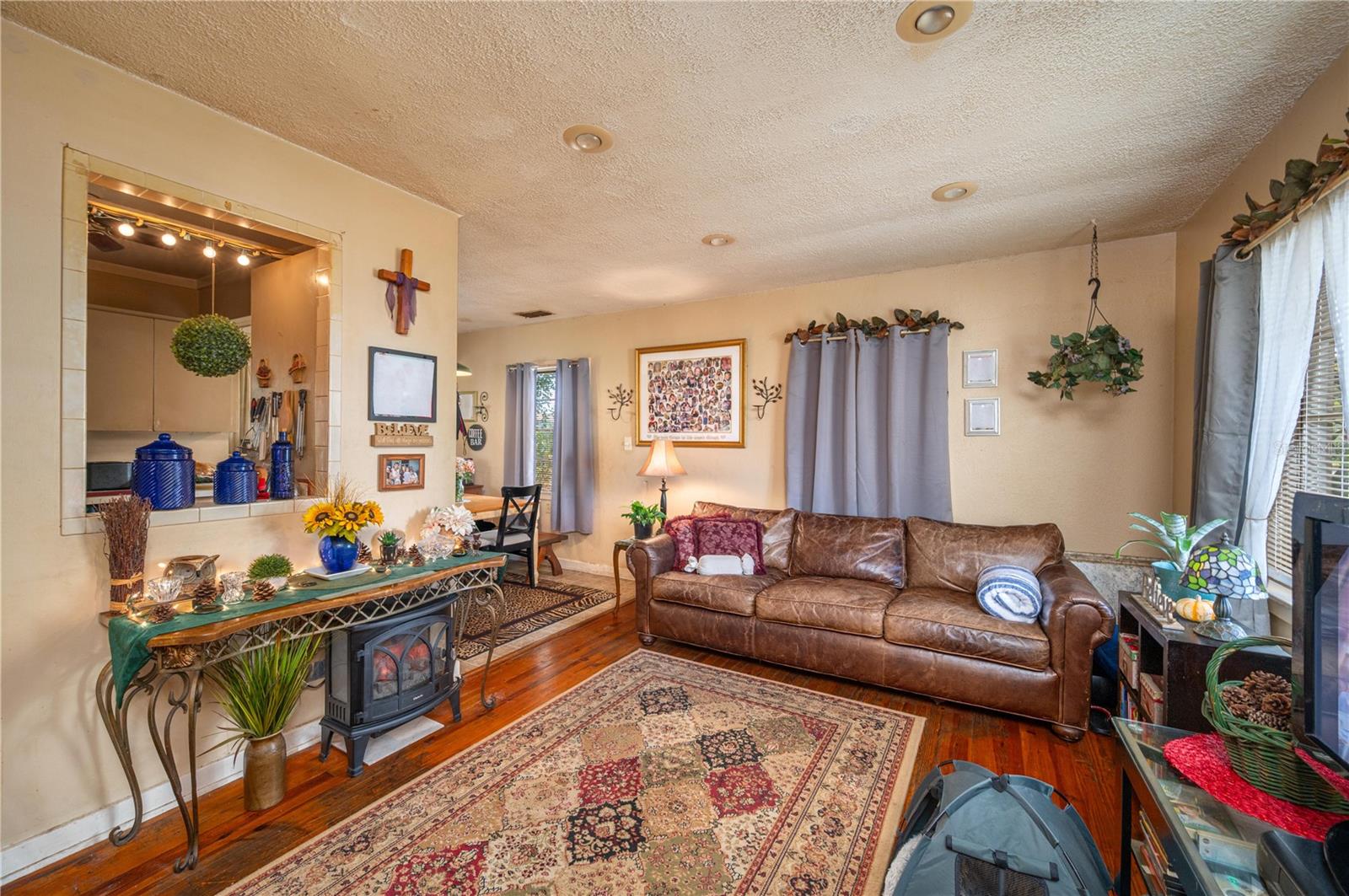 711 W VIRGINIA AVE, TAMPA, FL, 33603