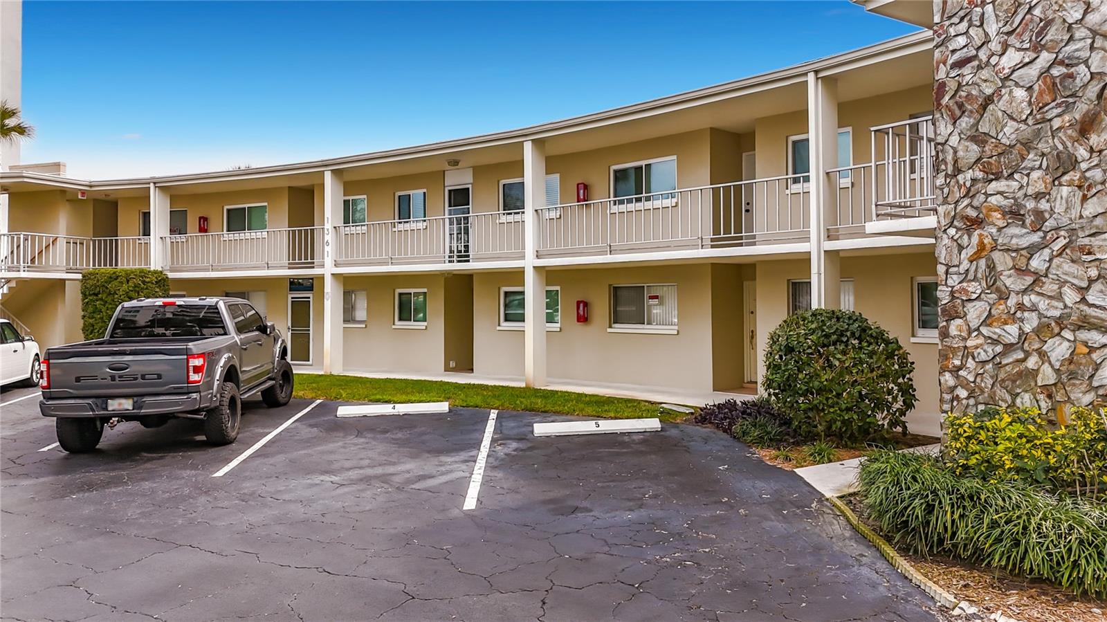 1361 SNELL ISLE BLVD NE #6, ST PETERSBURG, FL, 33704