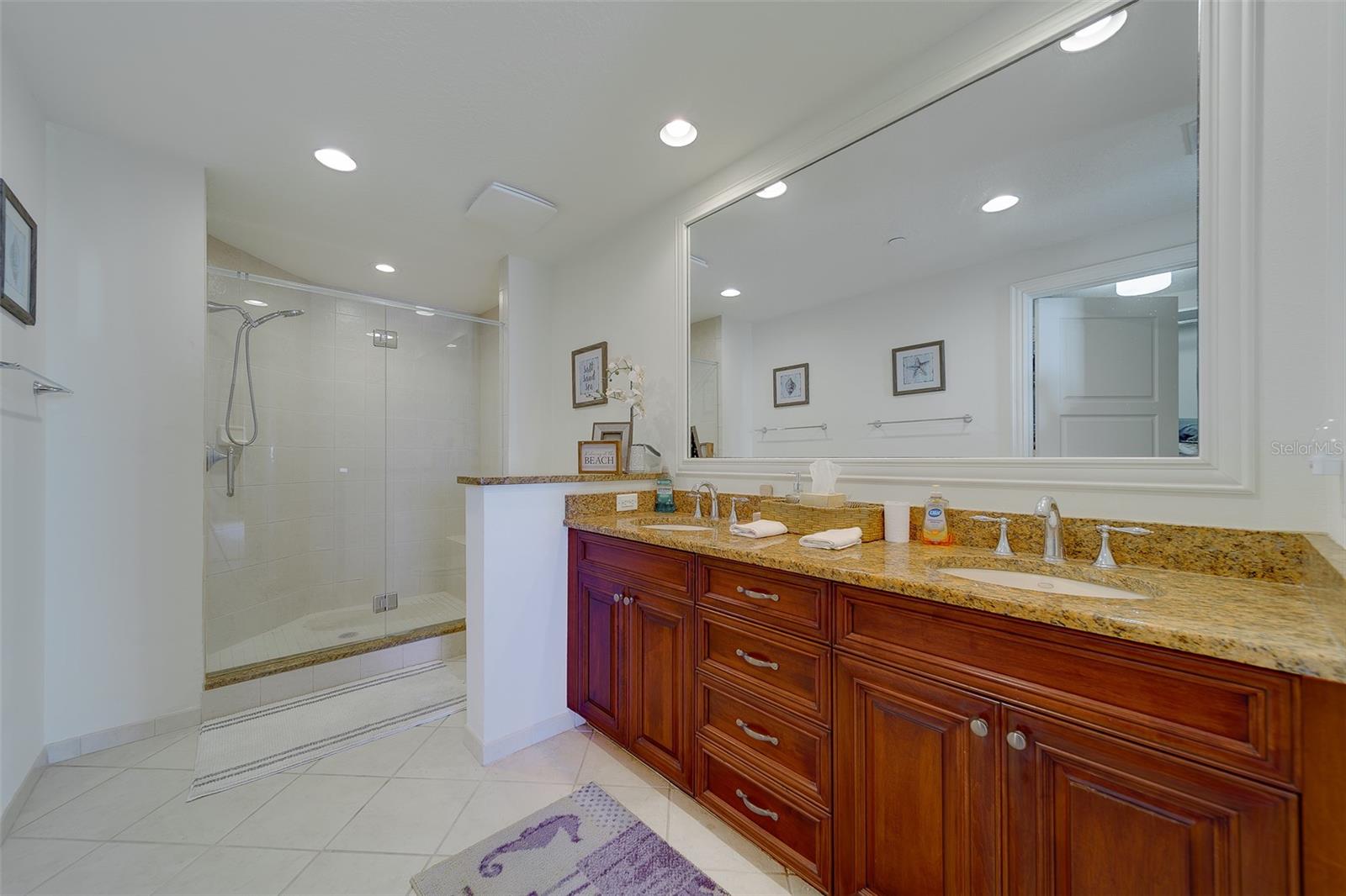 11 BAYMONT ST #1109, CLEARWATER BEACH, FL, 33767