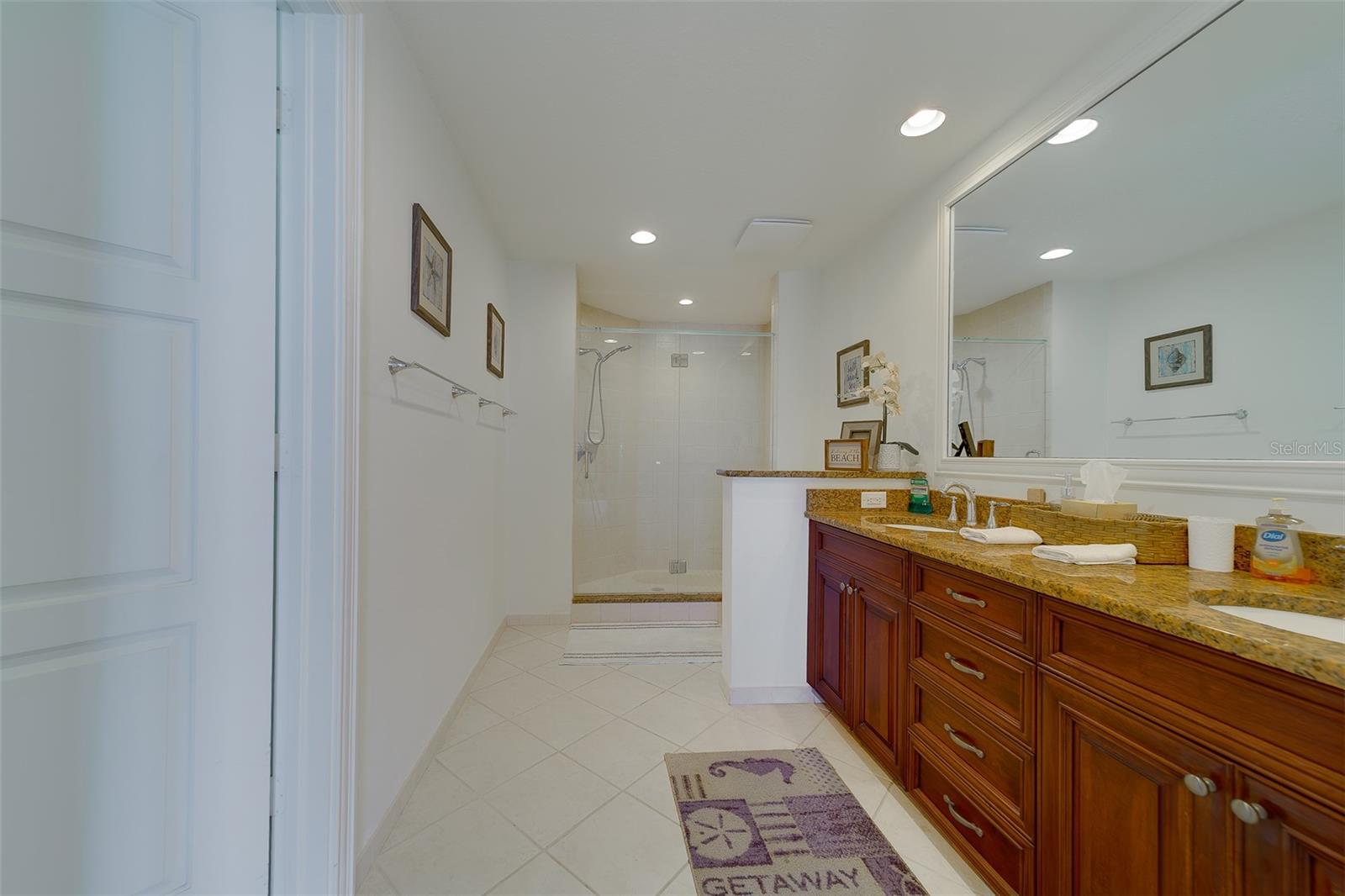 11 BAYMONT ST #1109, CLEARWATER BEACH, FL, 33767