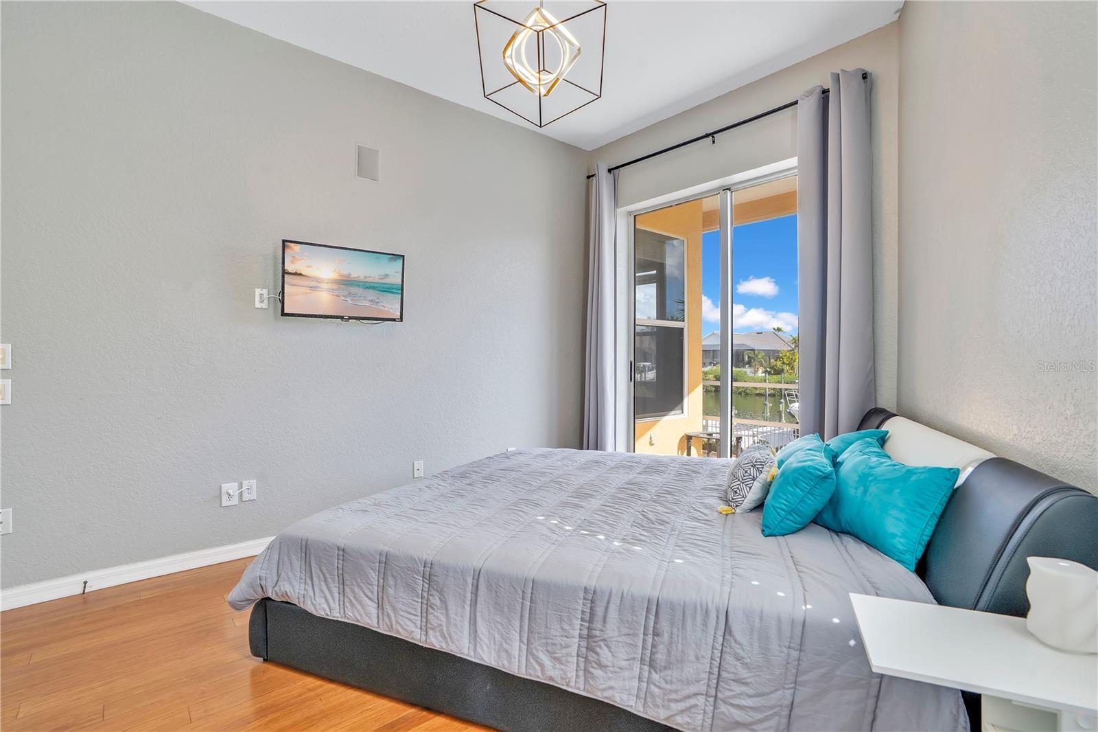 934 SYMPHONY ISLES BLVD, APOLLO BEACH, FL, 33572