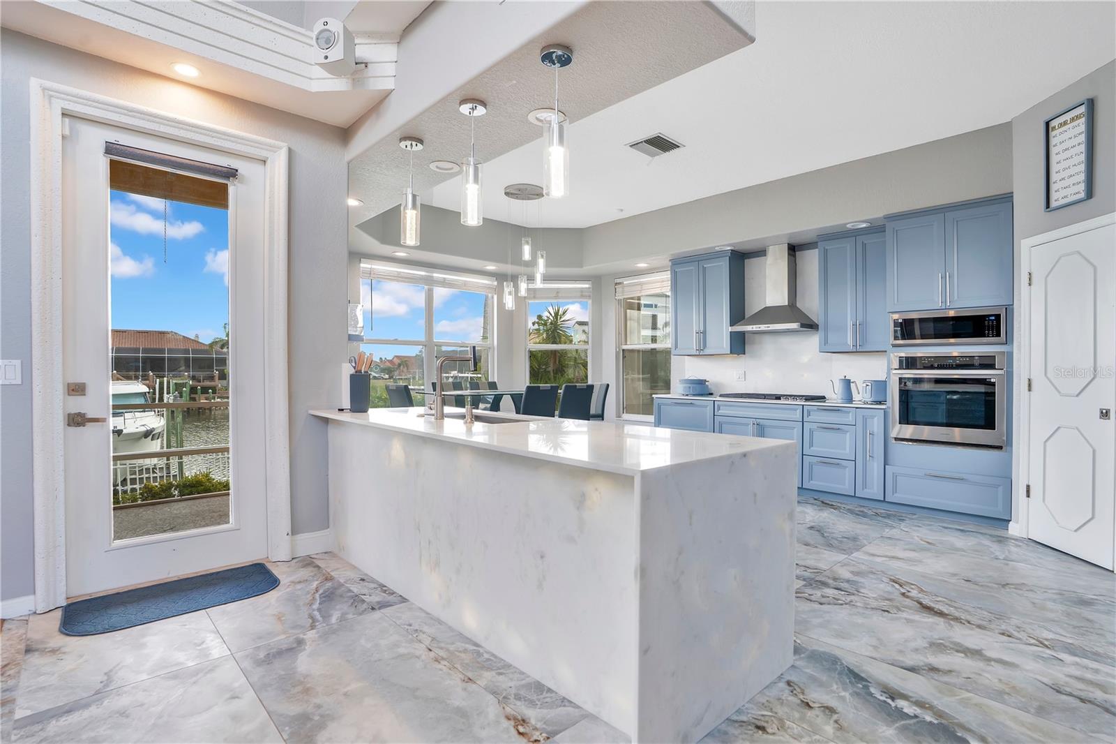 934 SYMPHONY ISLES BLVD, APOLLO BEACH, FL, 33572