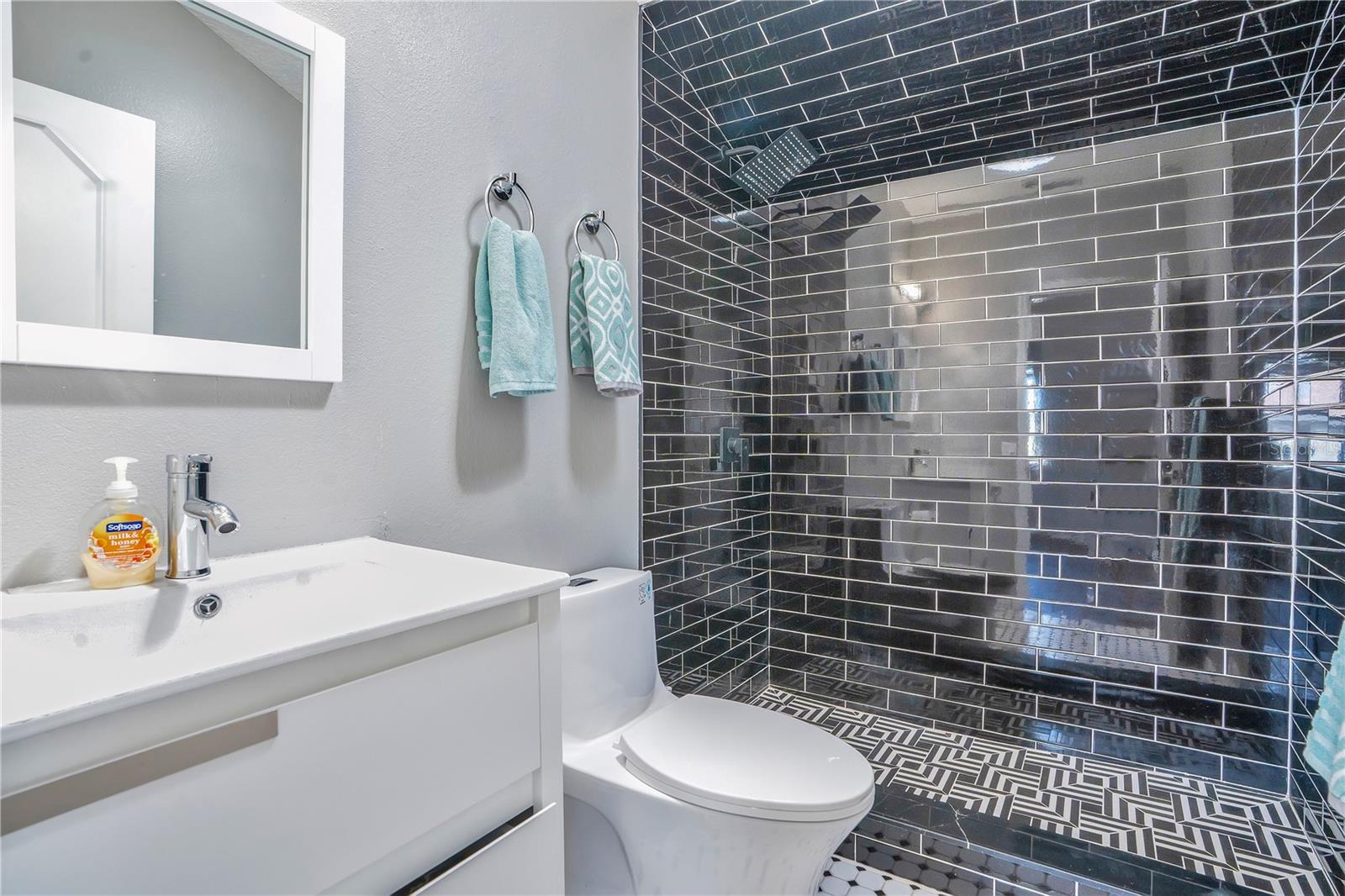 934 SYMPHONY ISLES BLVD, APOLLO BEACH, FL, 33572