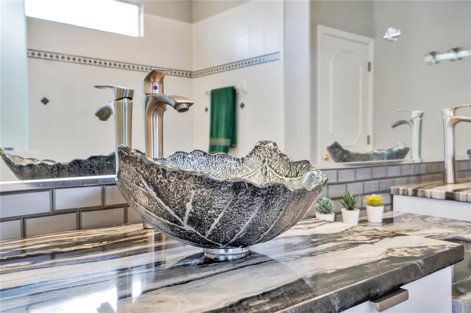 934 SYMPHONY ISLES BLVD, APOLLO BEACH, FL, 33572