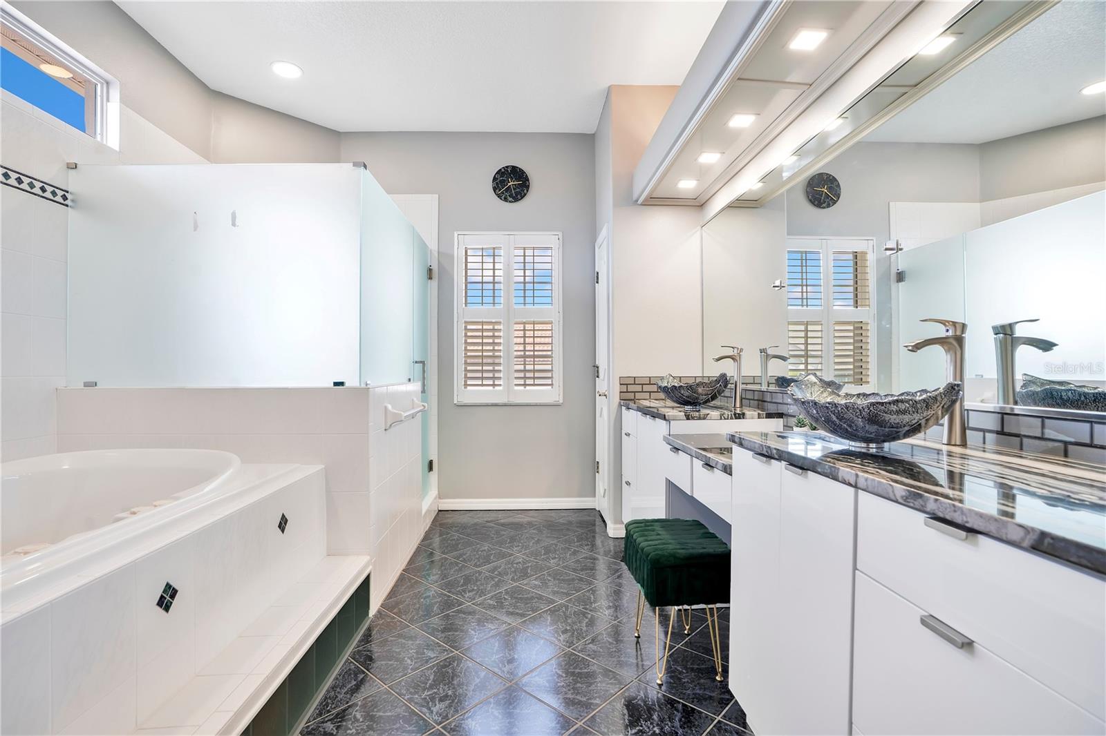 934 SYMPHONY ISLES BLVD, APOLLO BEACH, FL, 33572