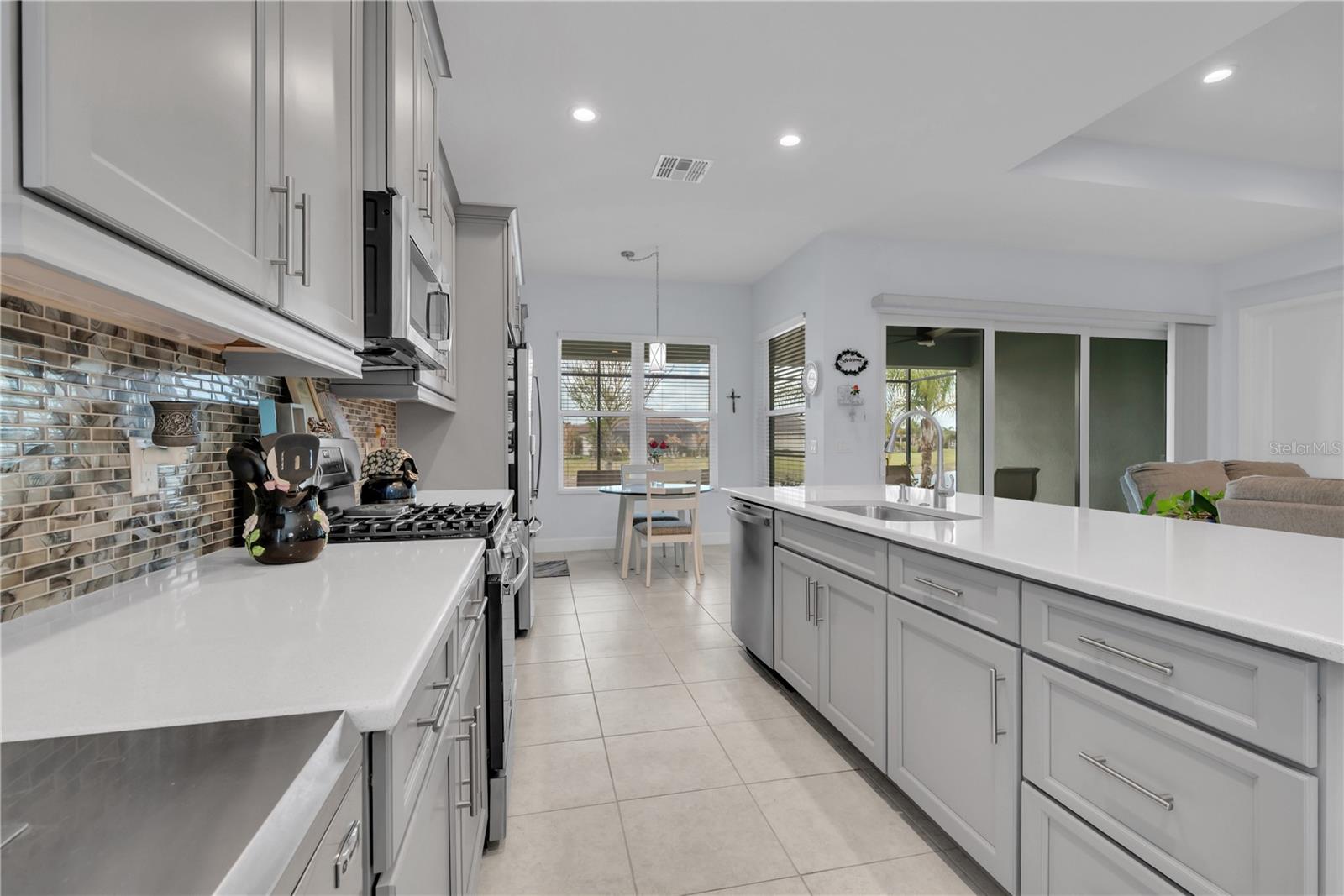 4916 SEVILLA SHORES DR, WIMAUMA, FL, 33598