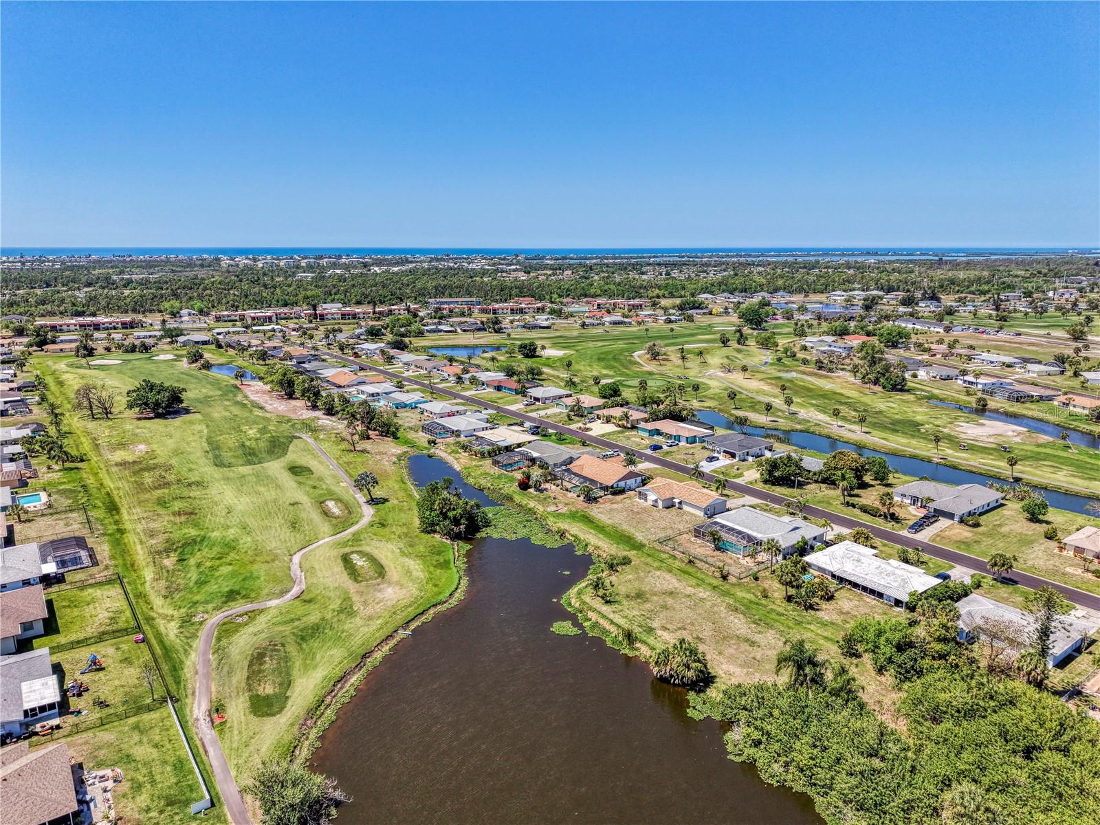 31 OAKLAND HILLS CT, ROTONDA WEST, FL, 33947