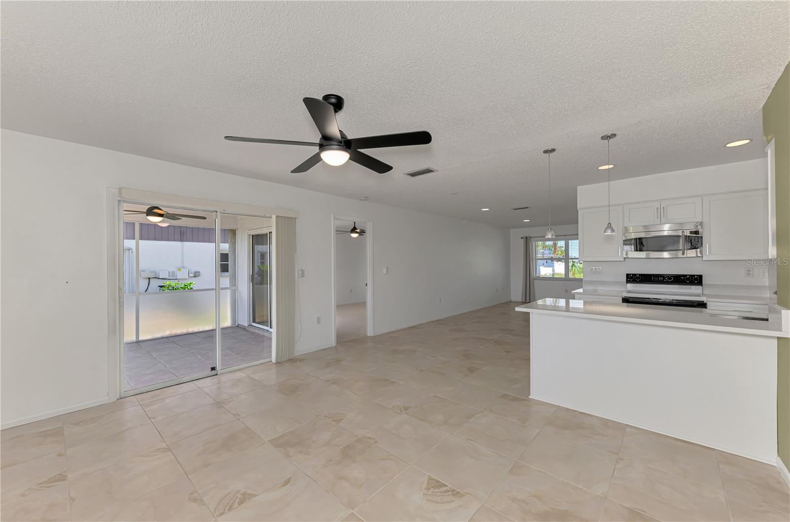 31 OAKLAND HILLS CT, ROTONDA WEST, FL, 33947