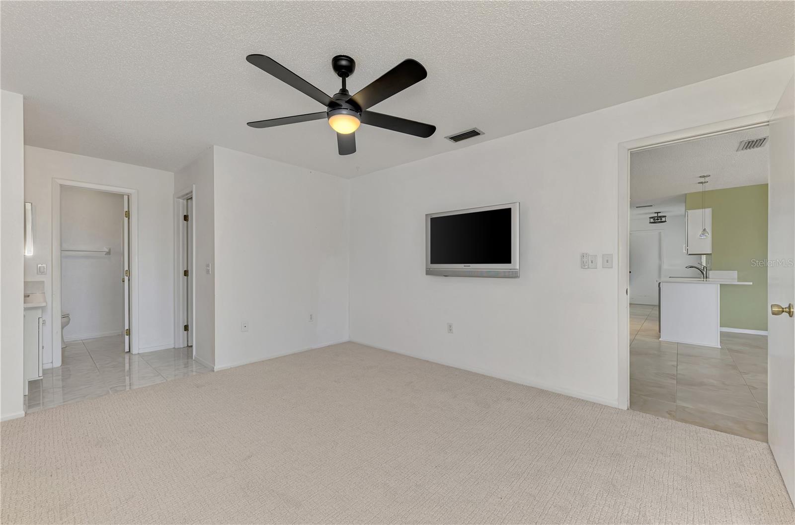 31 OAKLAND HILLS CT, ROTONDA WEST, FL, 33947