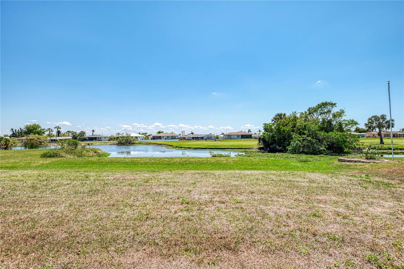 31 OAKLAND HILLS CT, ROTONDA WEST, FL, 33947