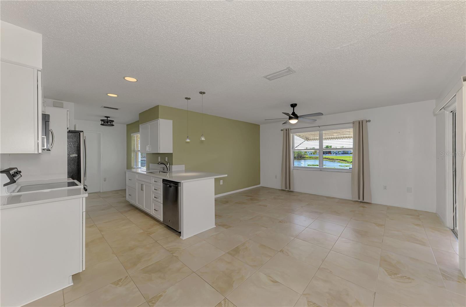 31 OAKLAND HILLS CT, ROTONDA WEST, FL, 33947