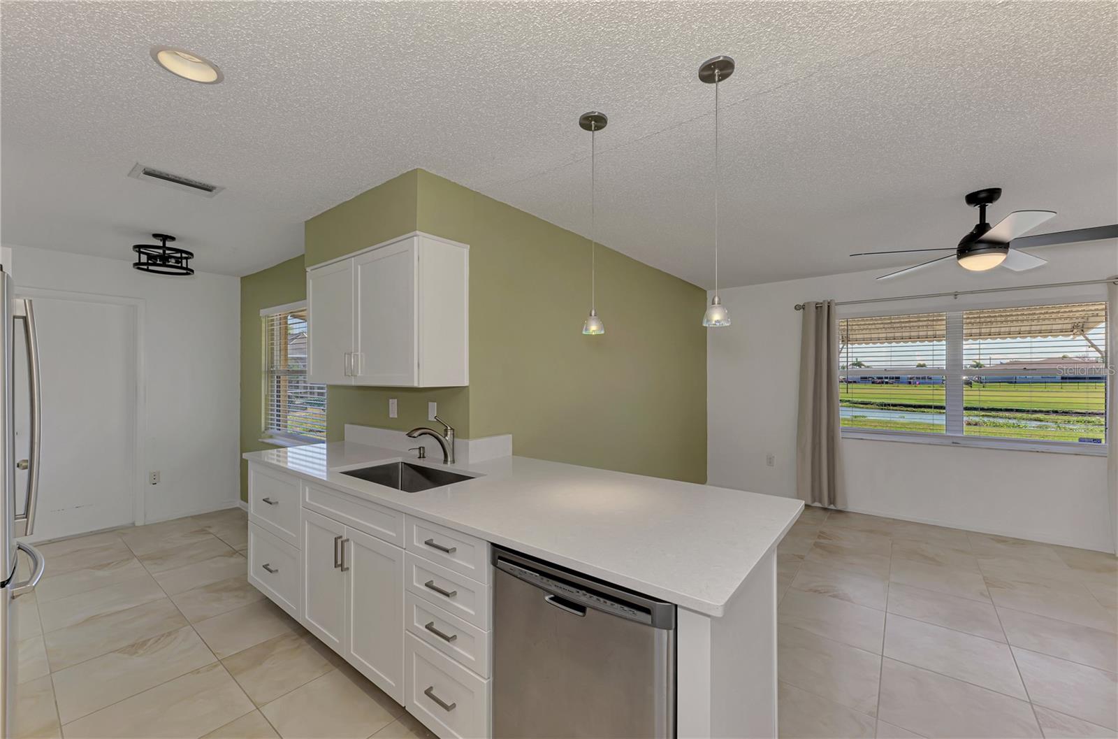 31 OAKLAND HILLS CT, ROTONDA WEST, FL, 33947