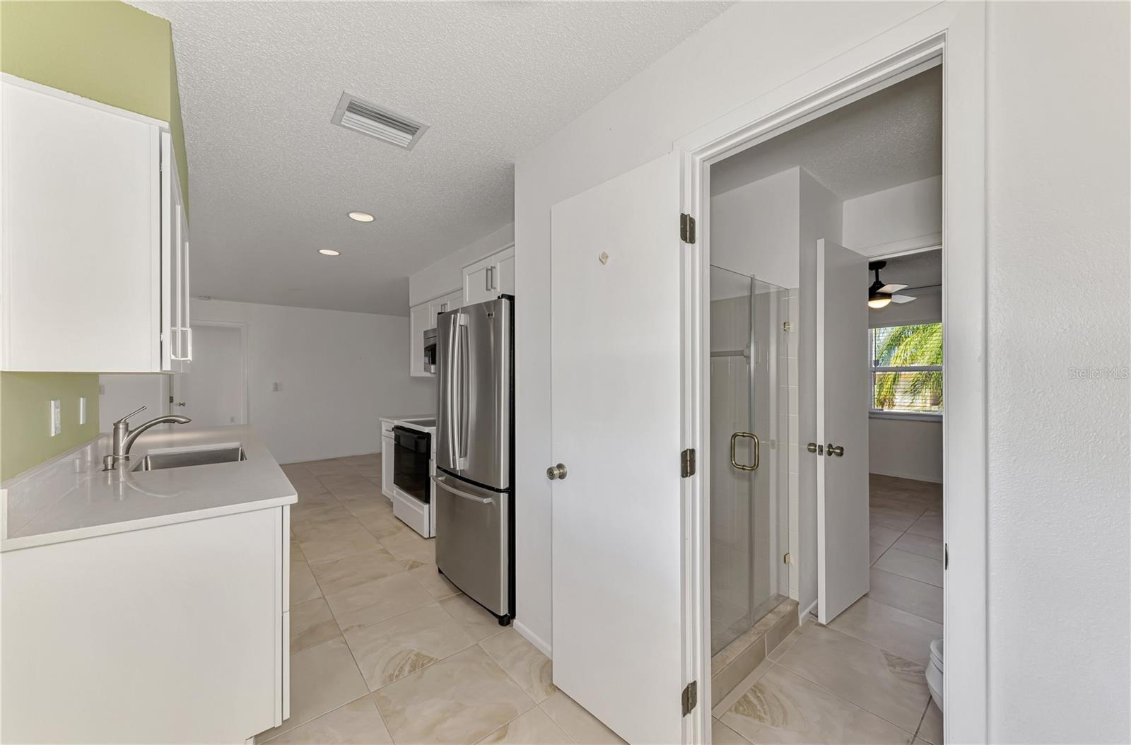 31 OAKLAND HILLS CT, ROTONDA WEST, FL, 33947