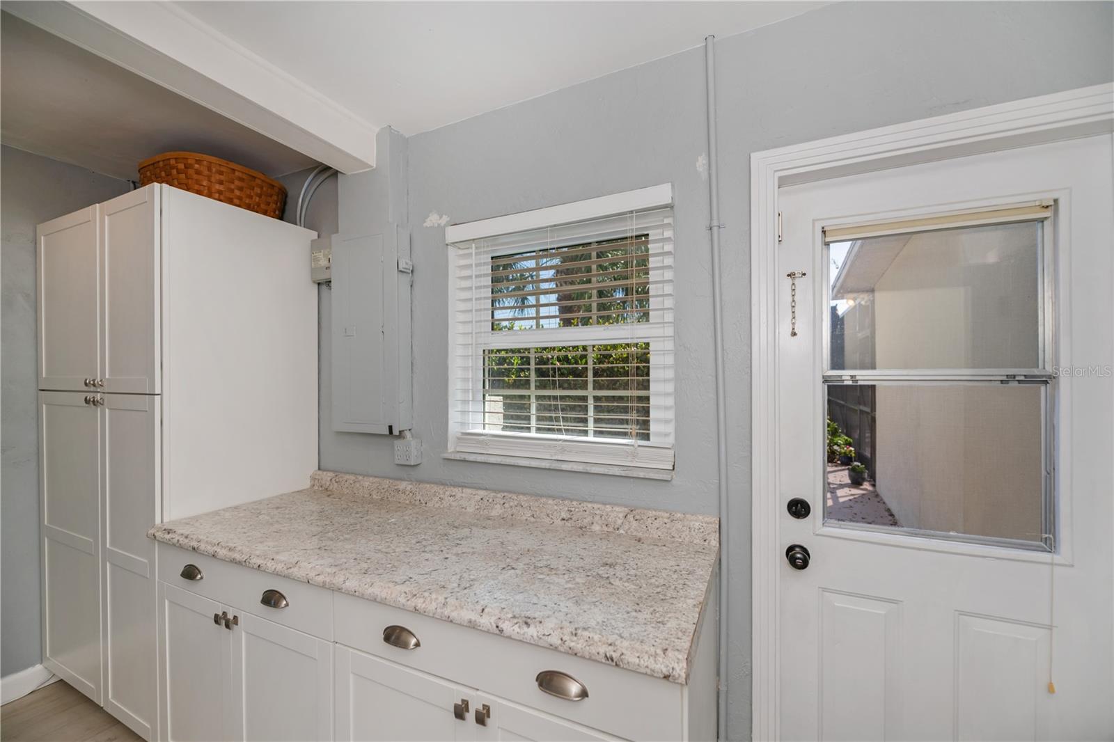 809 NOKOMIS AVE S, VENICE, FL, 34285
