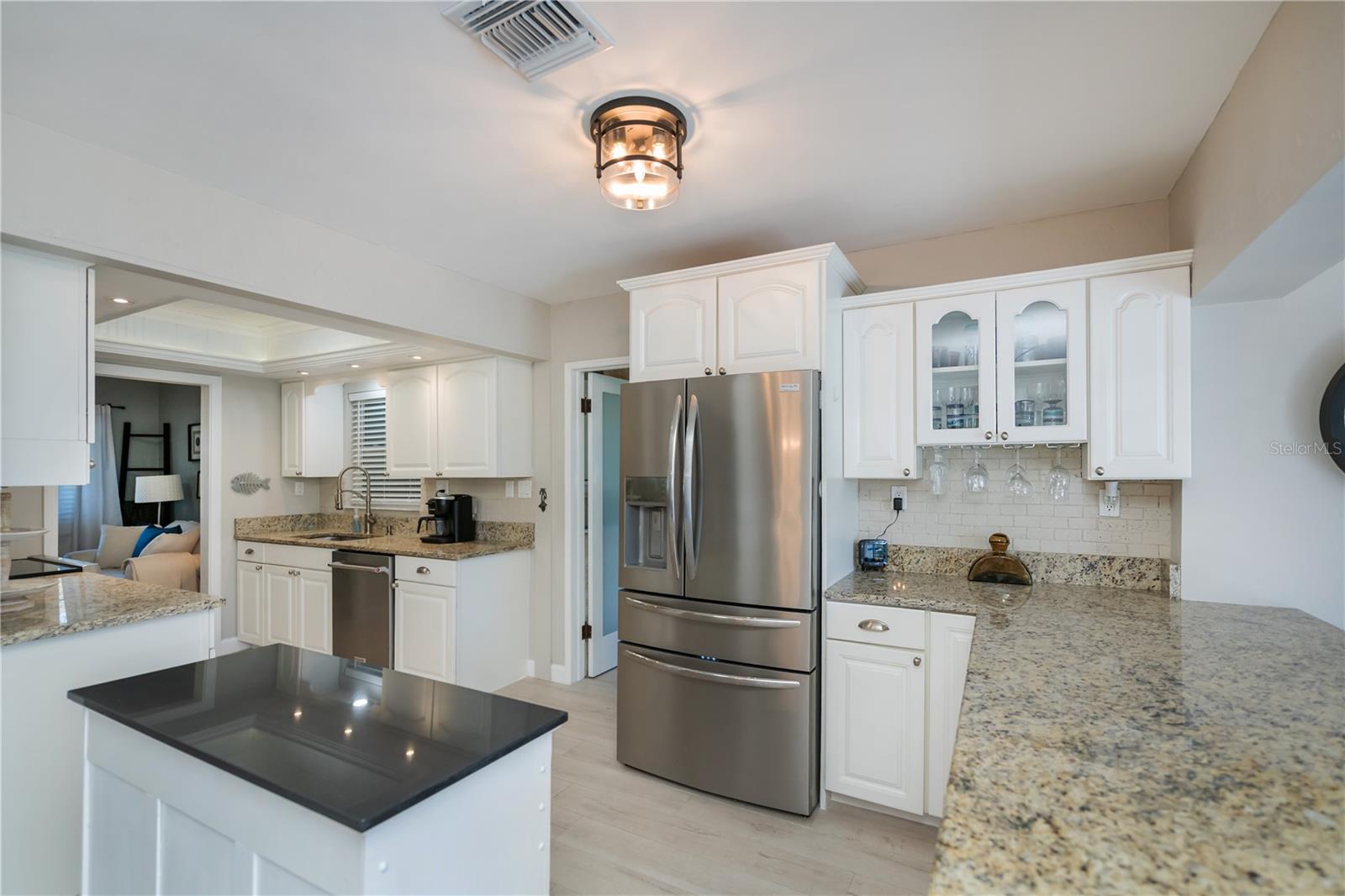 809 NOKOMIS AVE S, VENICE, FL, 34285